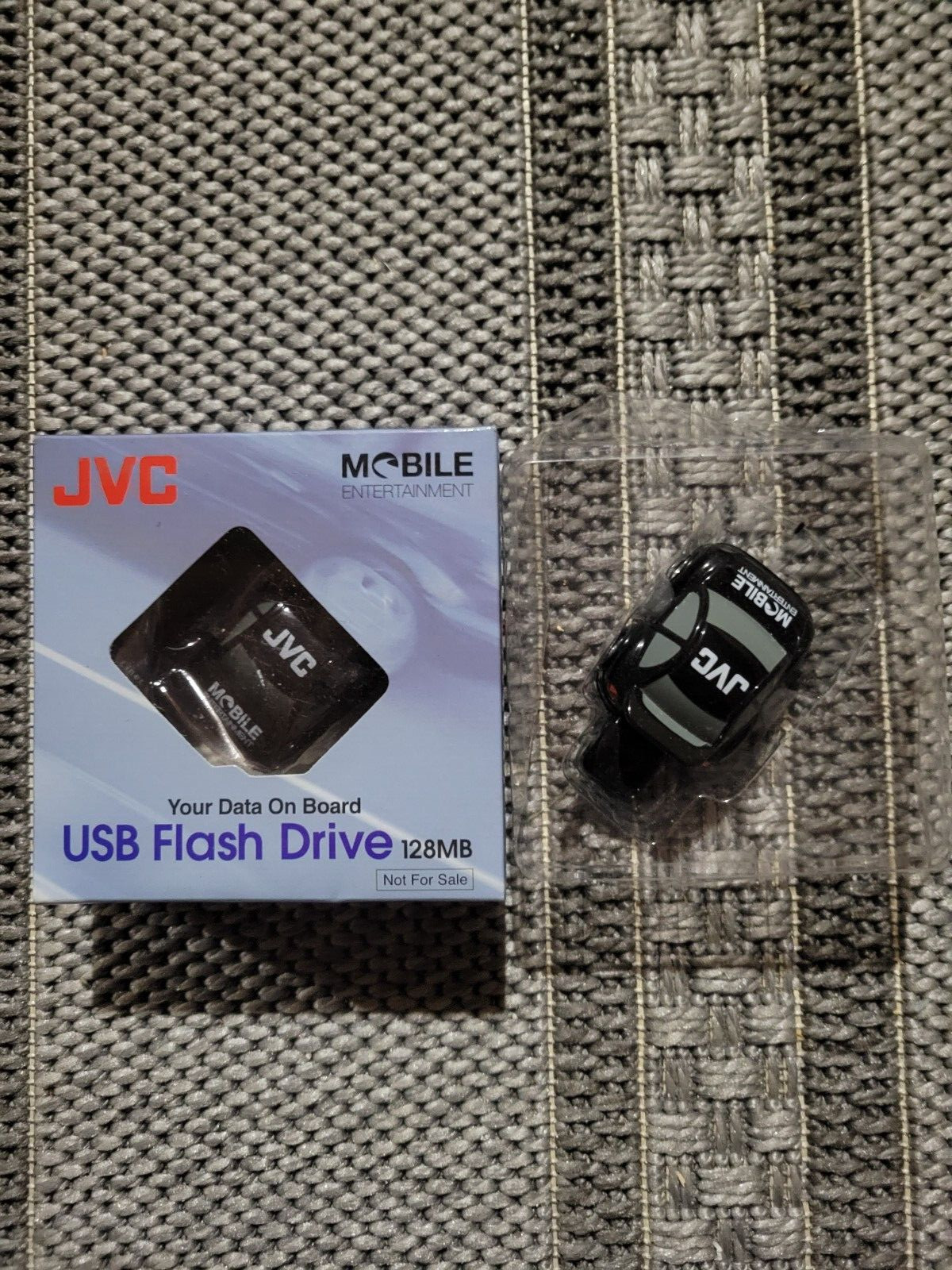 JVC Mobile 128MB USB Flash Drive, Car -Shaped, Lot of 2, New!
