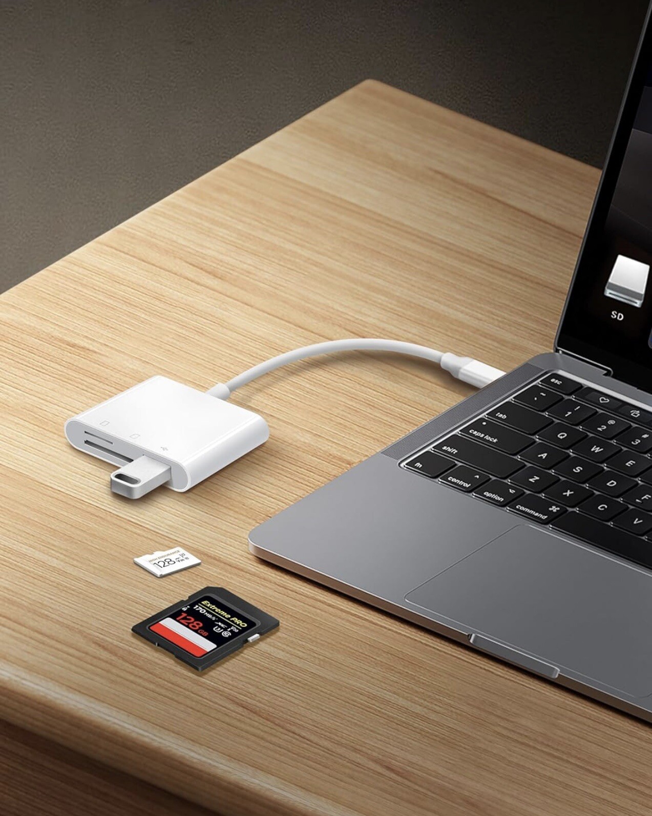 USB-C 3-in-1 Hub Adapter Converter SD Card Reader