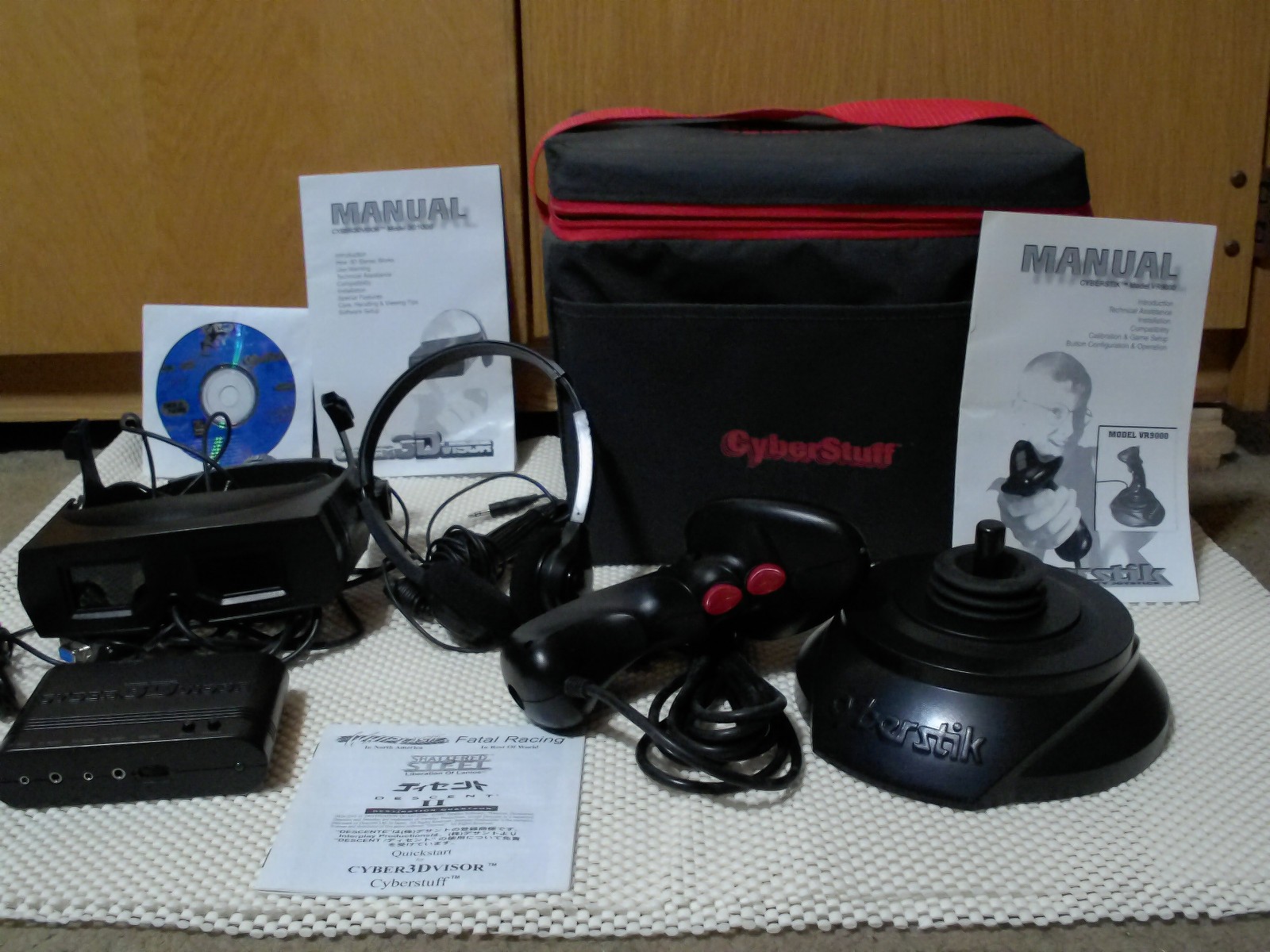 Cyberpak cyberstik model vr9000 cyber3dvisor 3d1000 and CD VR gaming set