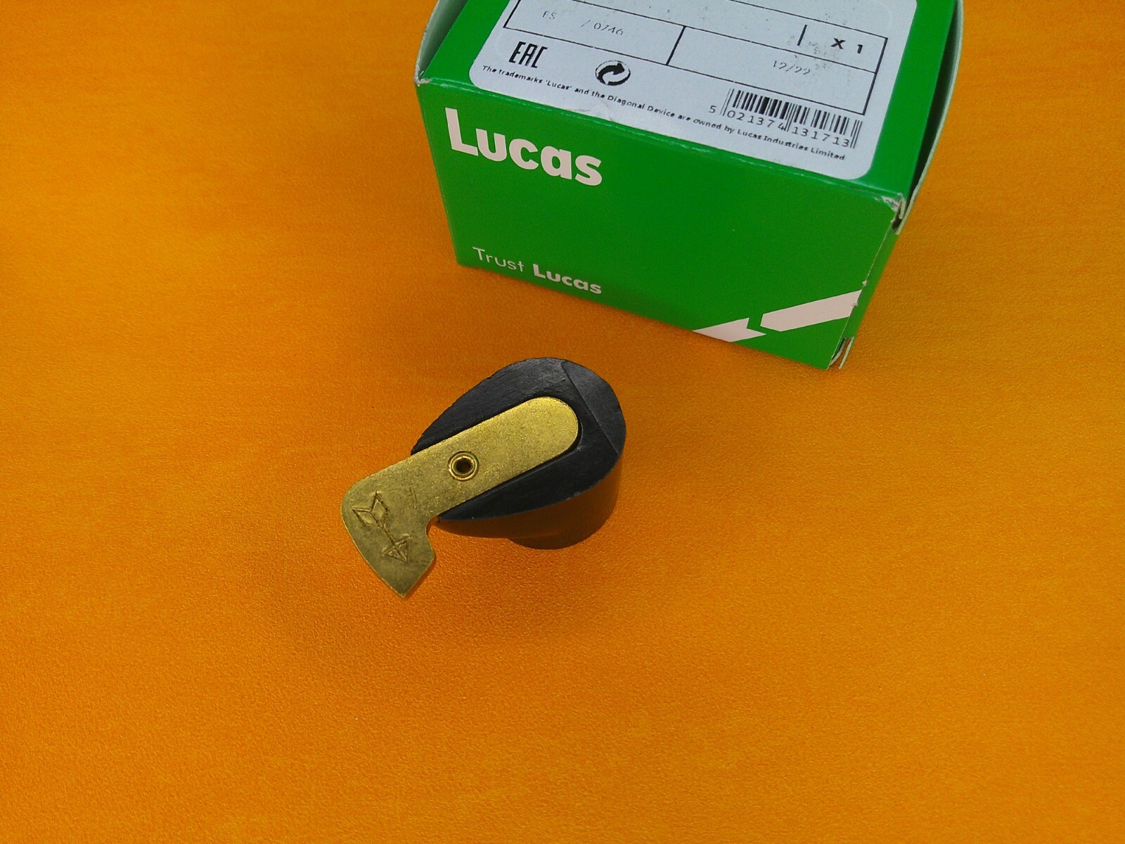 FORD ZEPHYR ZODIAC Mk3 (1962-66) IGNITION ROTOR ARM GENUINE LUCAS DRB106C