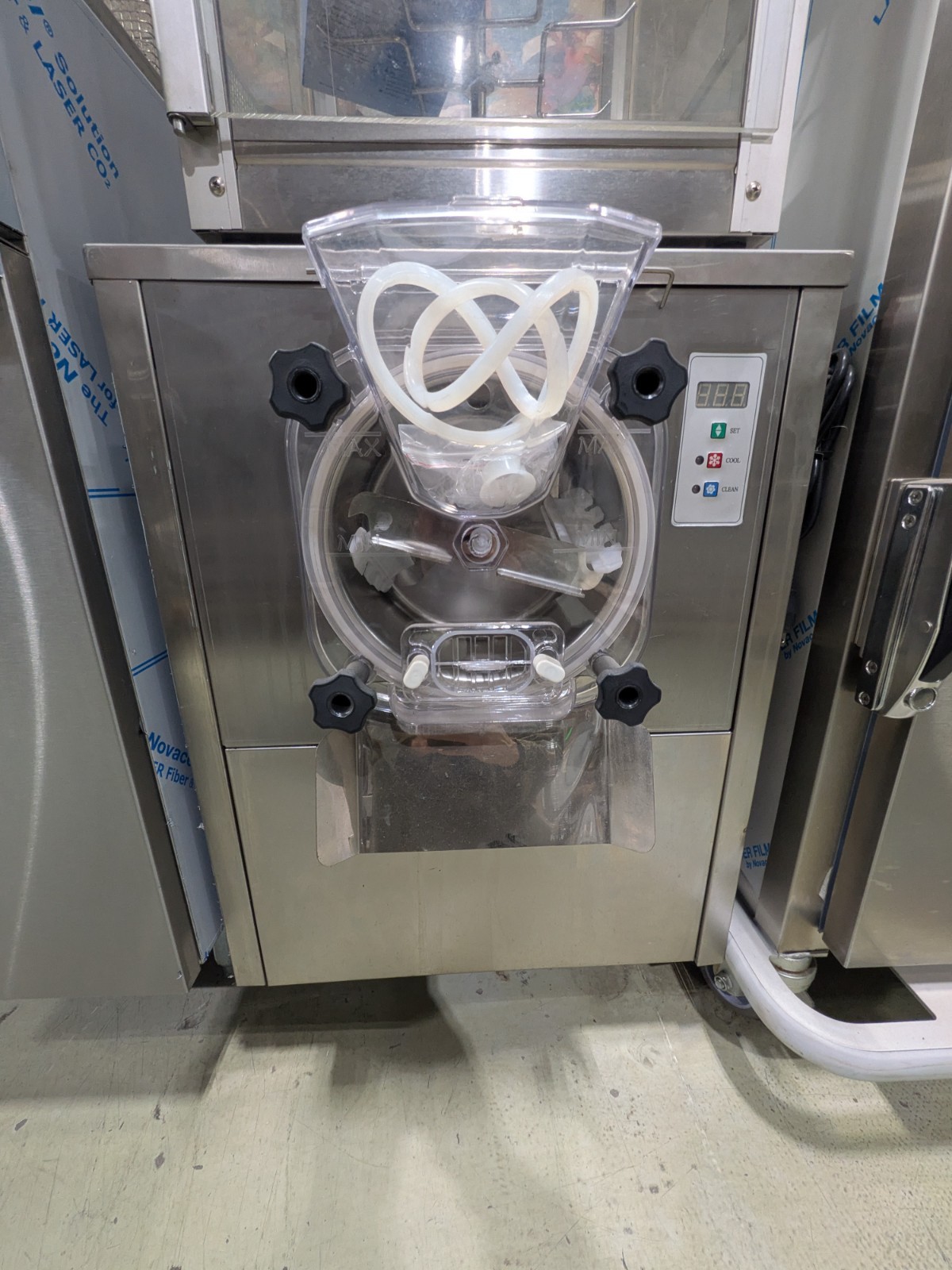 Freezer BQL-112y Soft Serve Ice Cream Machine 20L/Hr - Industrial Food Equipment