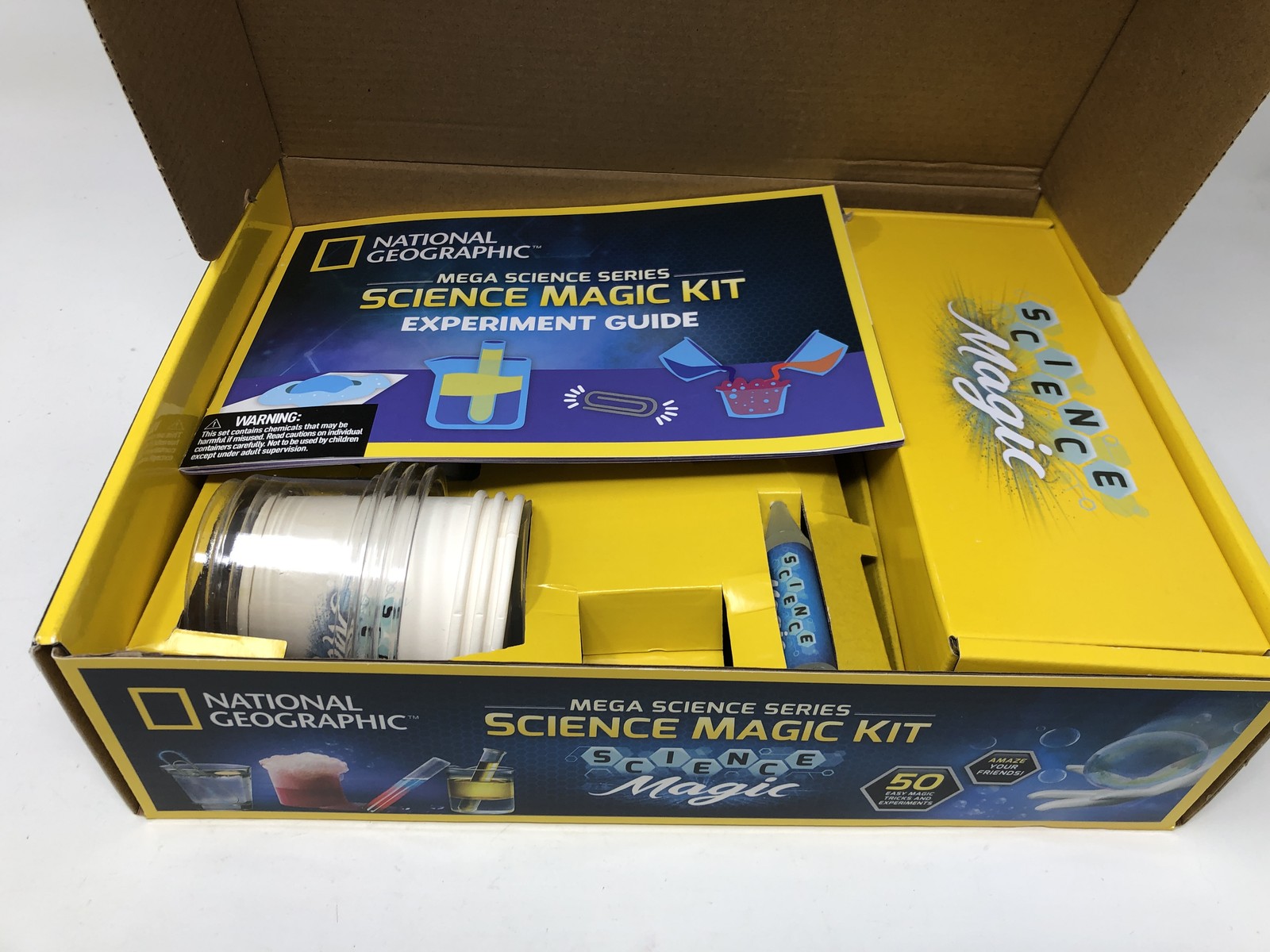 NATIONAL GEOGRAPHIC Science Magic Kit - Perform 20 Unique Experiments as Magic T