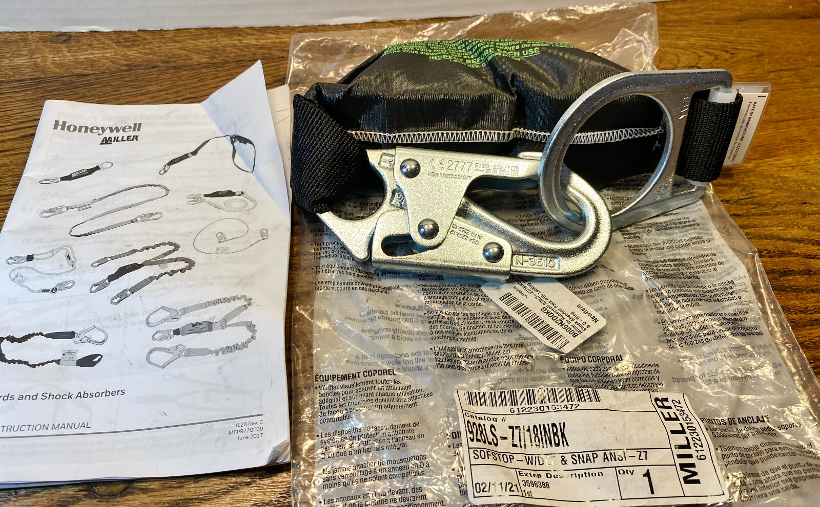 Miller 928LS-Z7/18INBK SofStop Shock Absorber Locking Snap Hook & D-ring