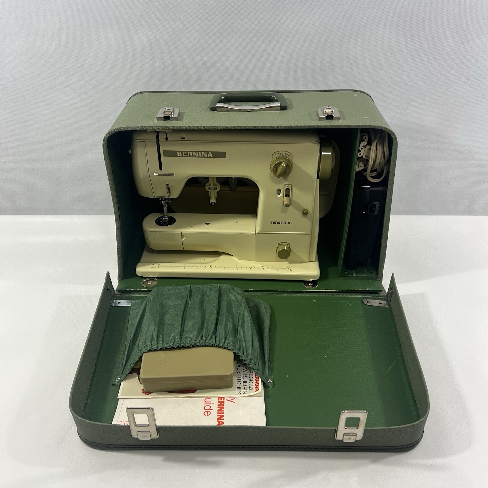 BERNINA 707 HEAVY DUTY METAL SEWING MACHINE WITH EXTENSION TABLE PEDAL CASE