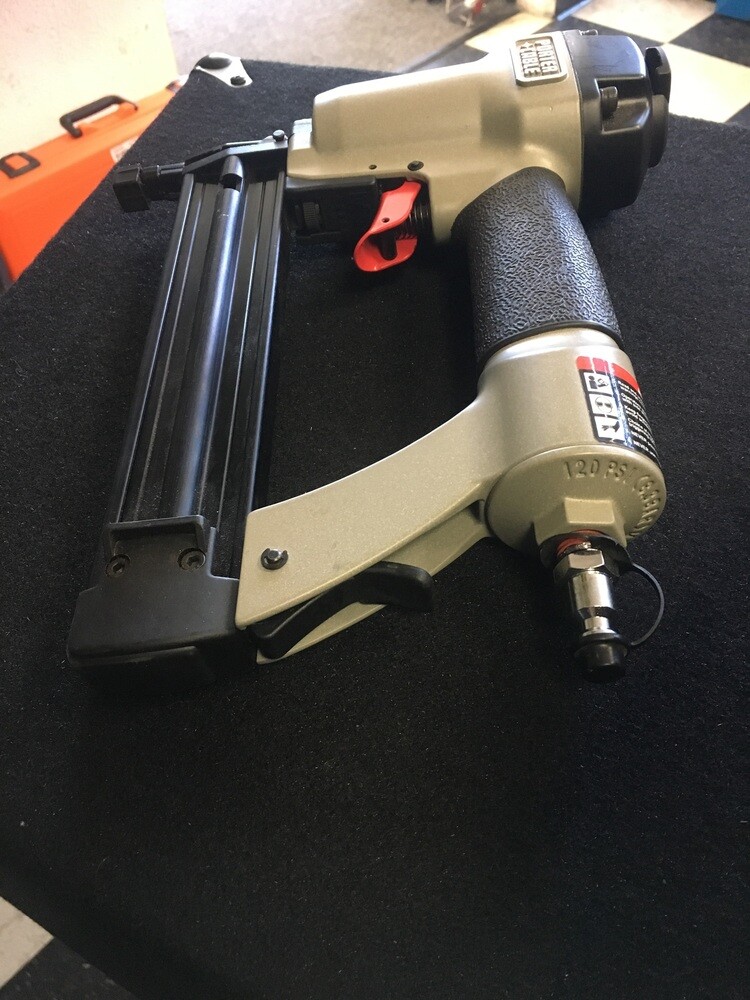 PORTER CABLE 18 GAUGE BRAD NAILER