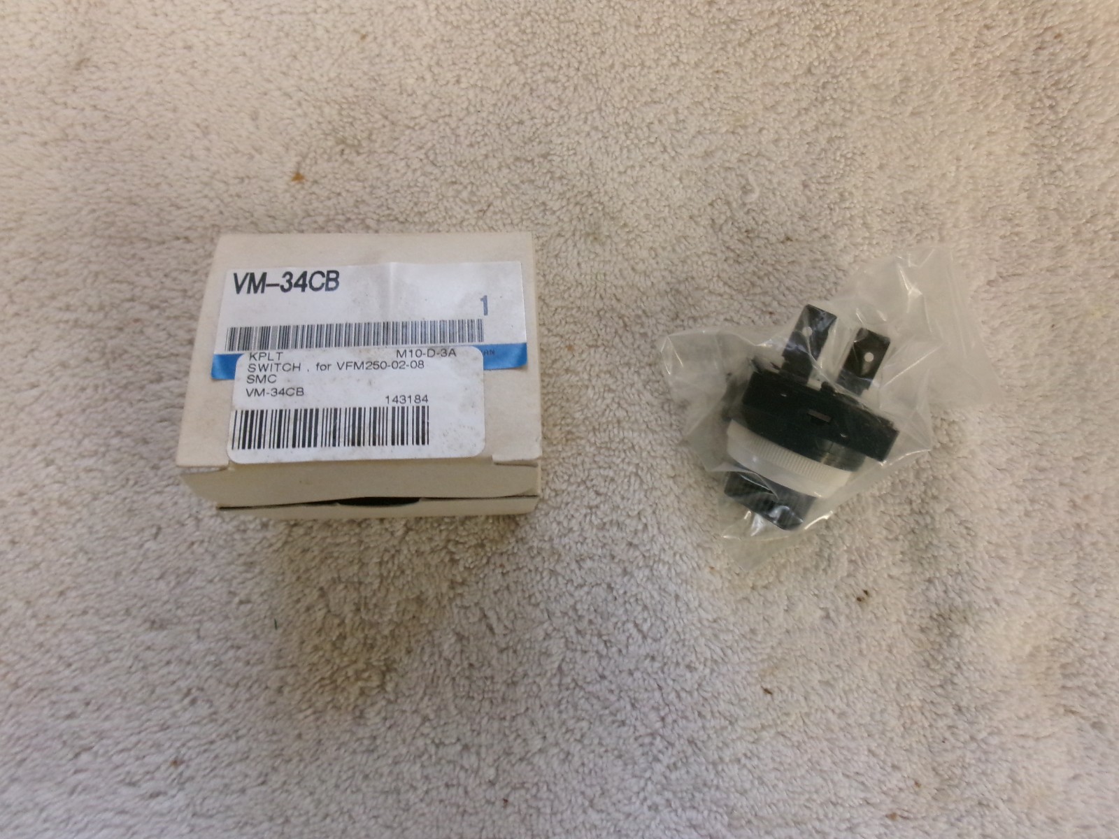 NIB SMC Selector Switch    VM-34CB