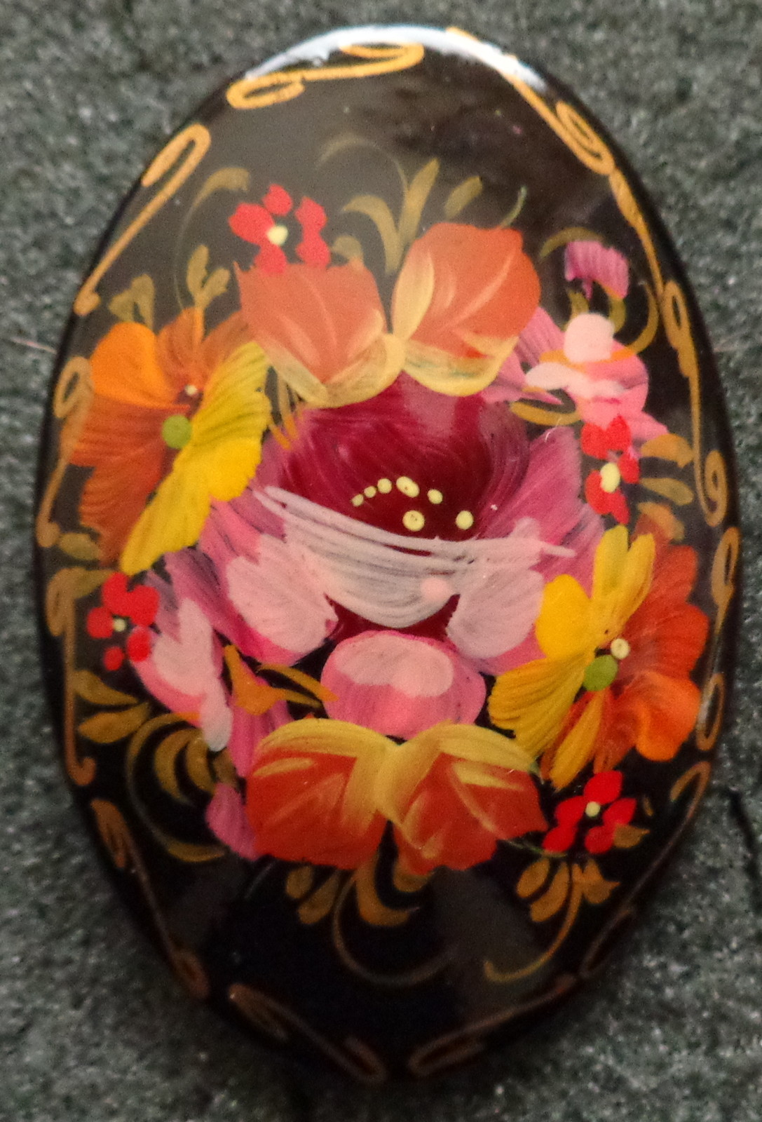 Russian WOOD HAND PAINTED FLOWERS  PIN #43