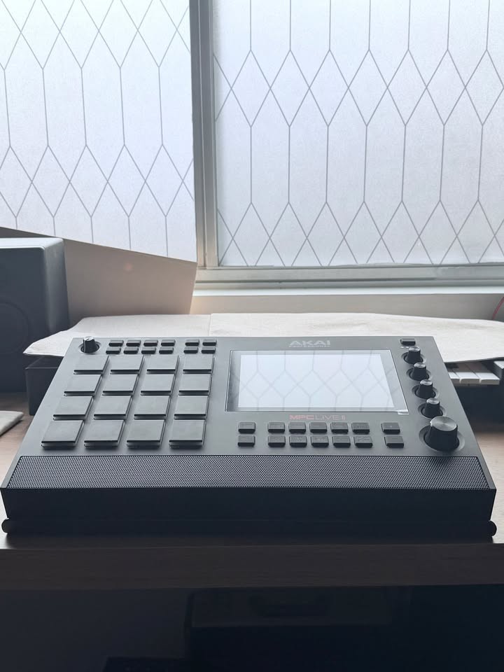 Akai Professional MPC Live II Production Controller: Open-box / Unplayed