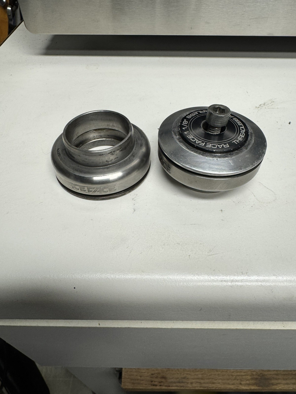 RARE BEAST!!! Race Face Real Seal *Stainless Steel* Headset 1 ⅛" threadless