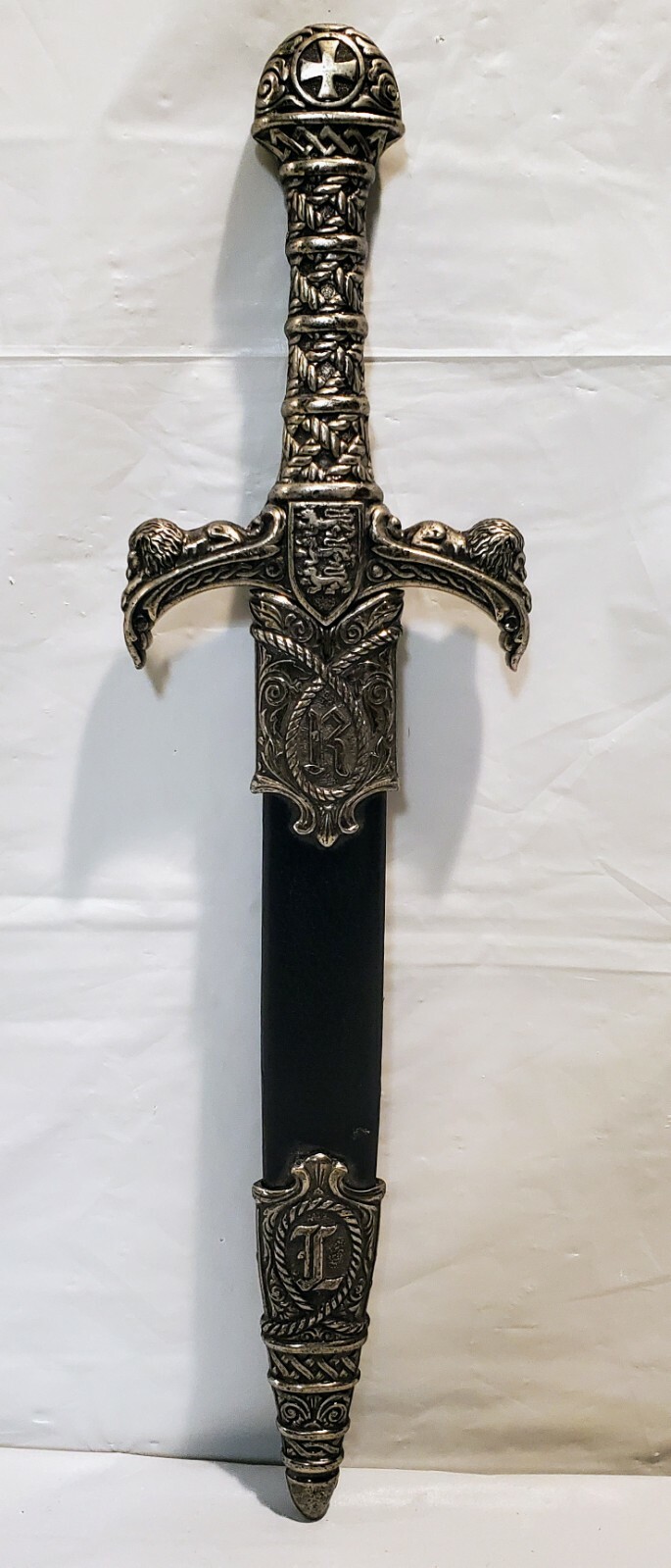 Ornate designed Dagger & Sheath!