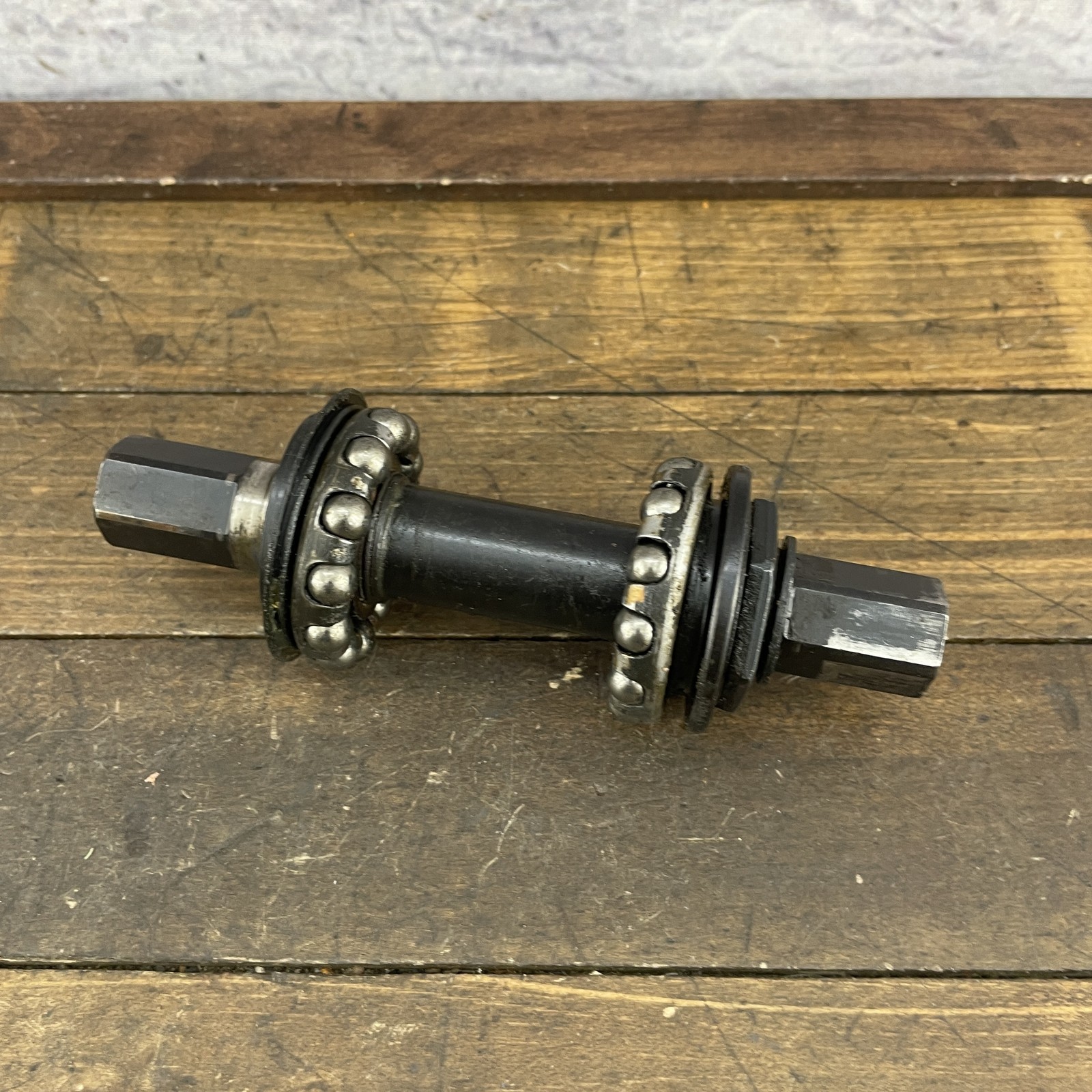 Vintag BMX Bottom Bracket Hex Spindle 6 Side Flats Trek
