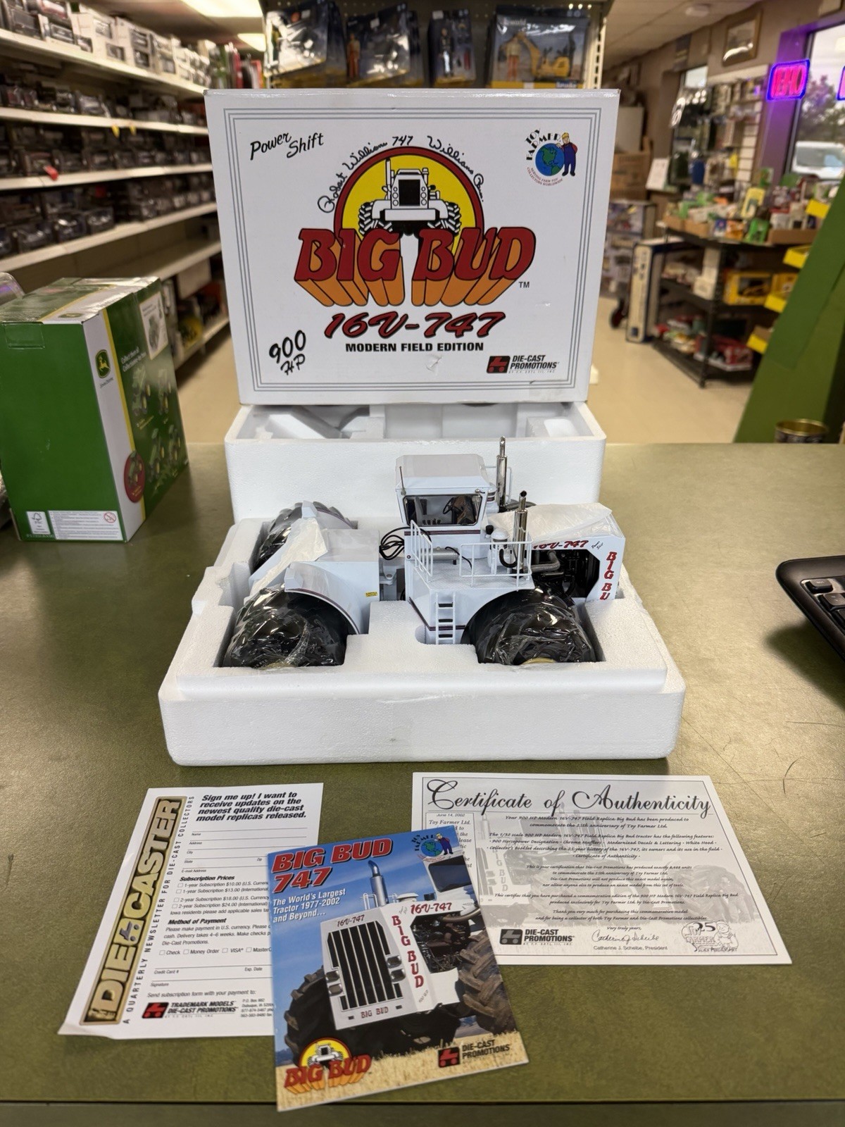 SIGNED 1/32 Big Bud 16V-747 760HP 4WD Tractor W/ Duals, Original version