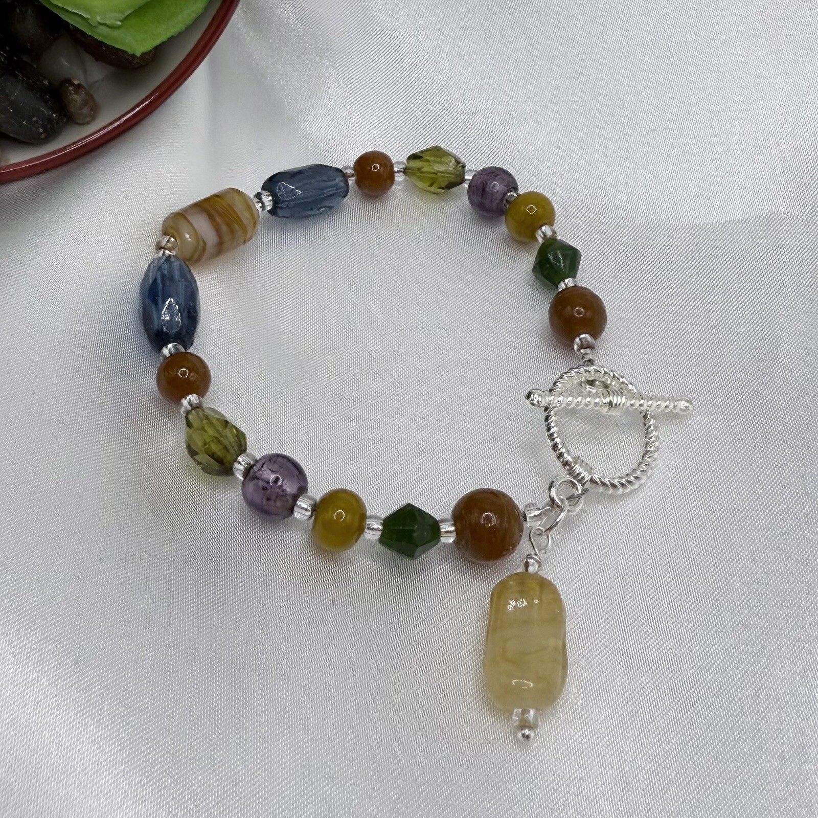 REIMAGINED Agate and Glass Bead Toggle 7.5" Bracelet