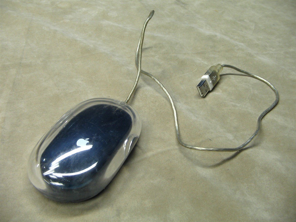Apple Pro Mouse - Black USB Optical - M5769