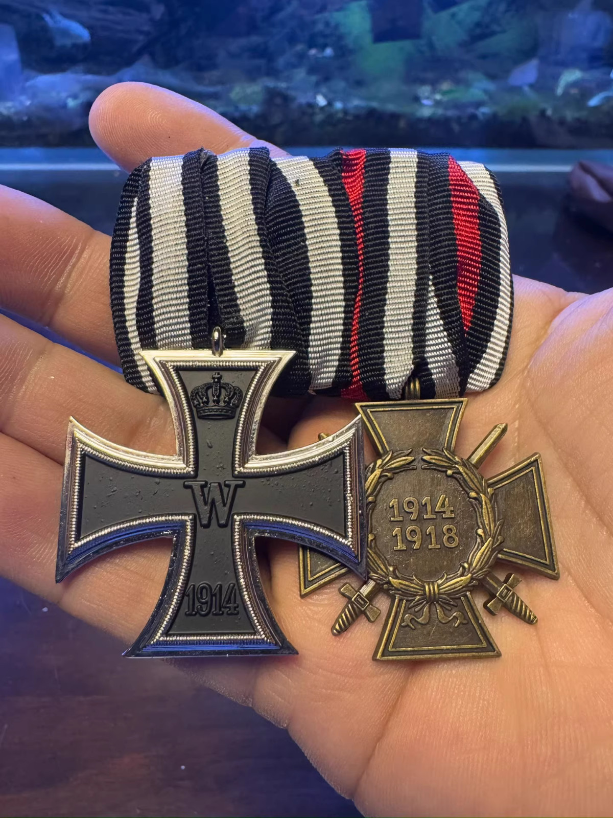 Reproduction WW1 German 2nd Class Iron Cross &Hindenburg Cross  MEDAL BAR 2R