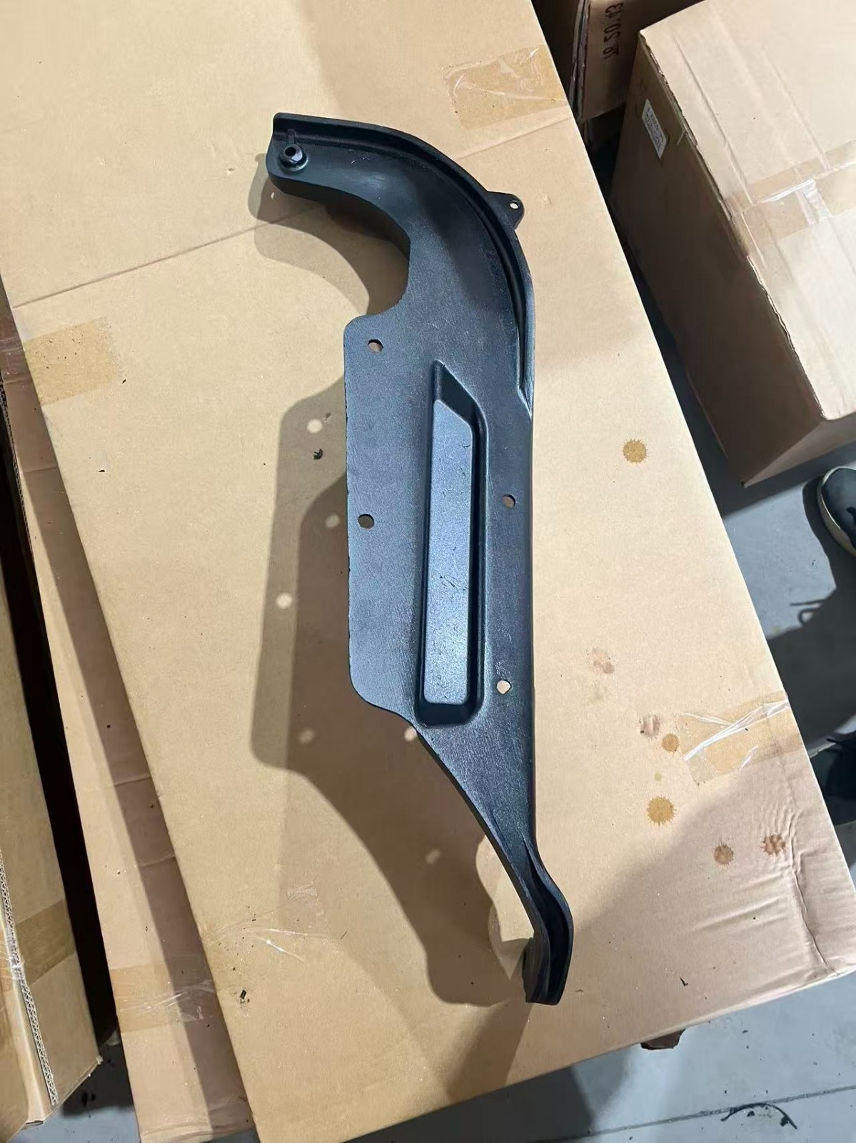 Right Passenger Side Hood Pivot Bracket For Freightliner Cascadia 2007-2018