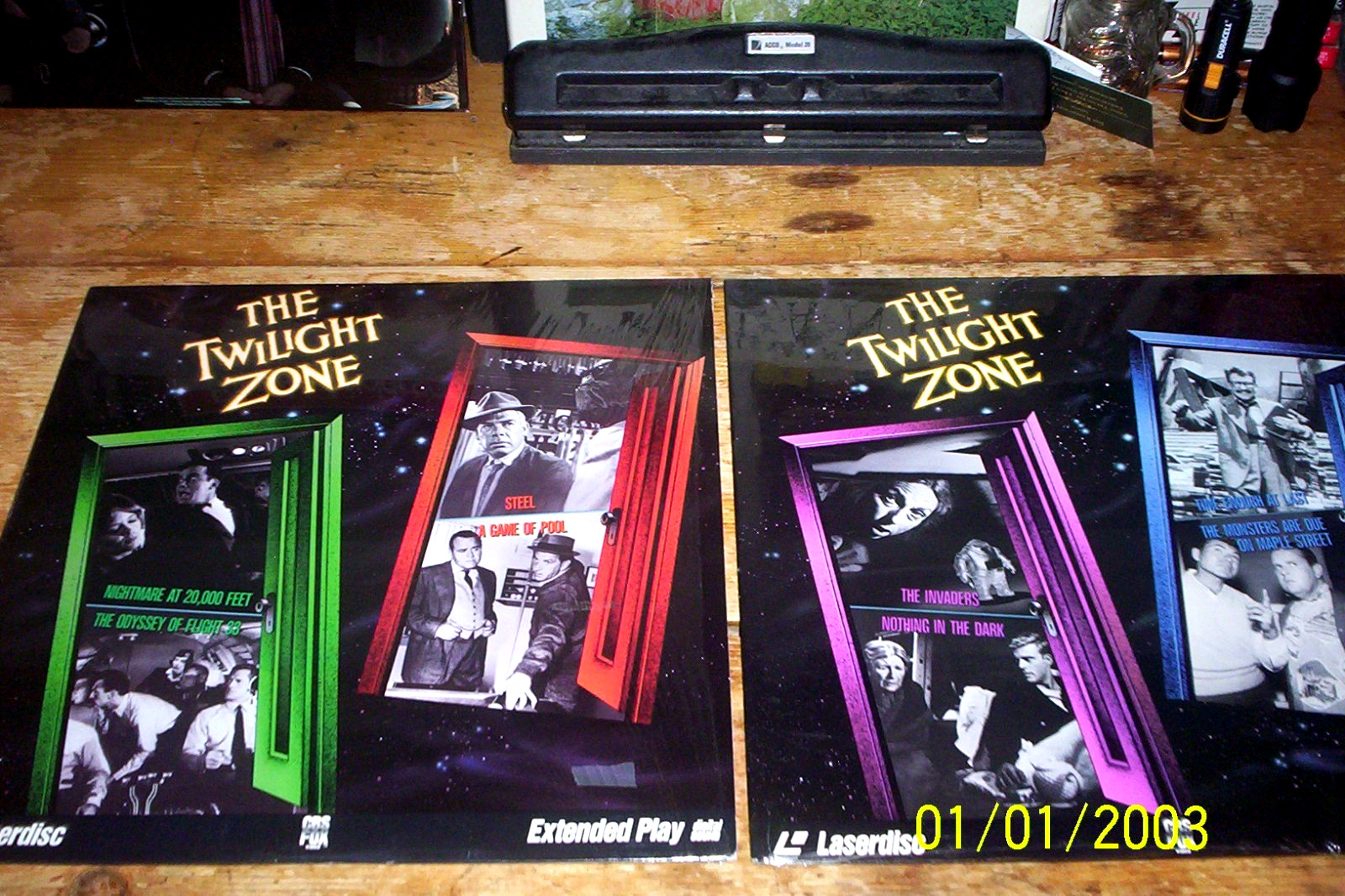 TWILIGHT ZONE ( 2 ) 1991 CBS LASER DISC lot: 8 EPISODES ON 2 DISCS in shrink NM-