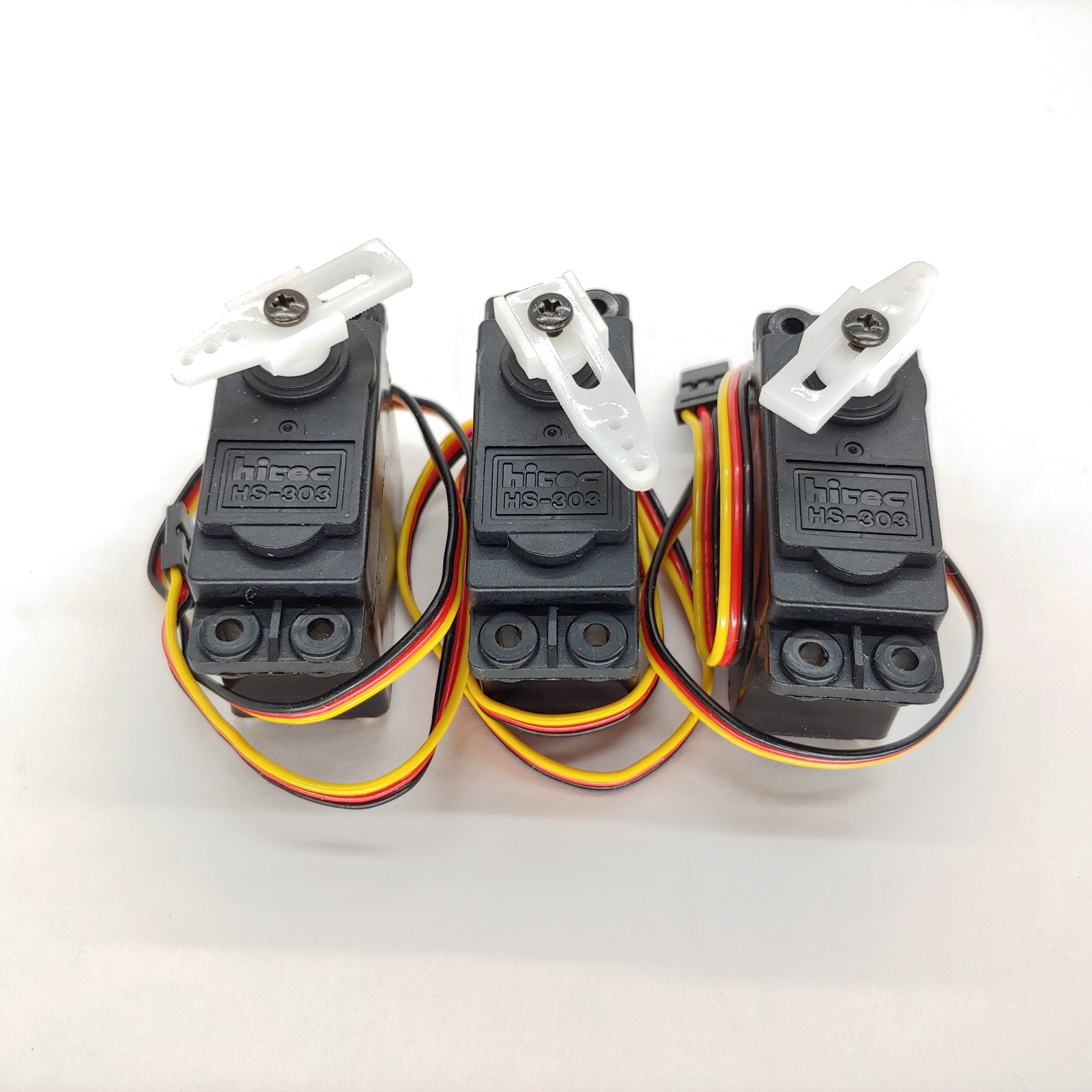 3x Hitec RC HS-303 Servos NEW IN OPEN PACKAGE