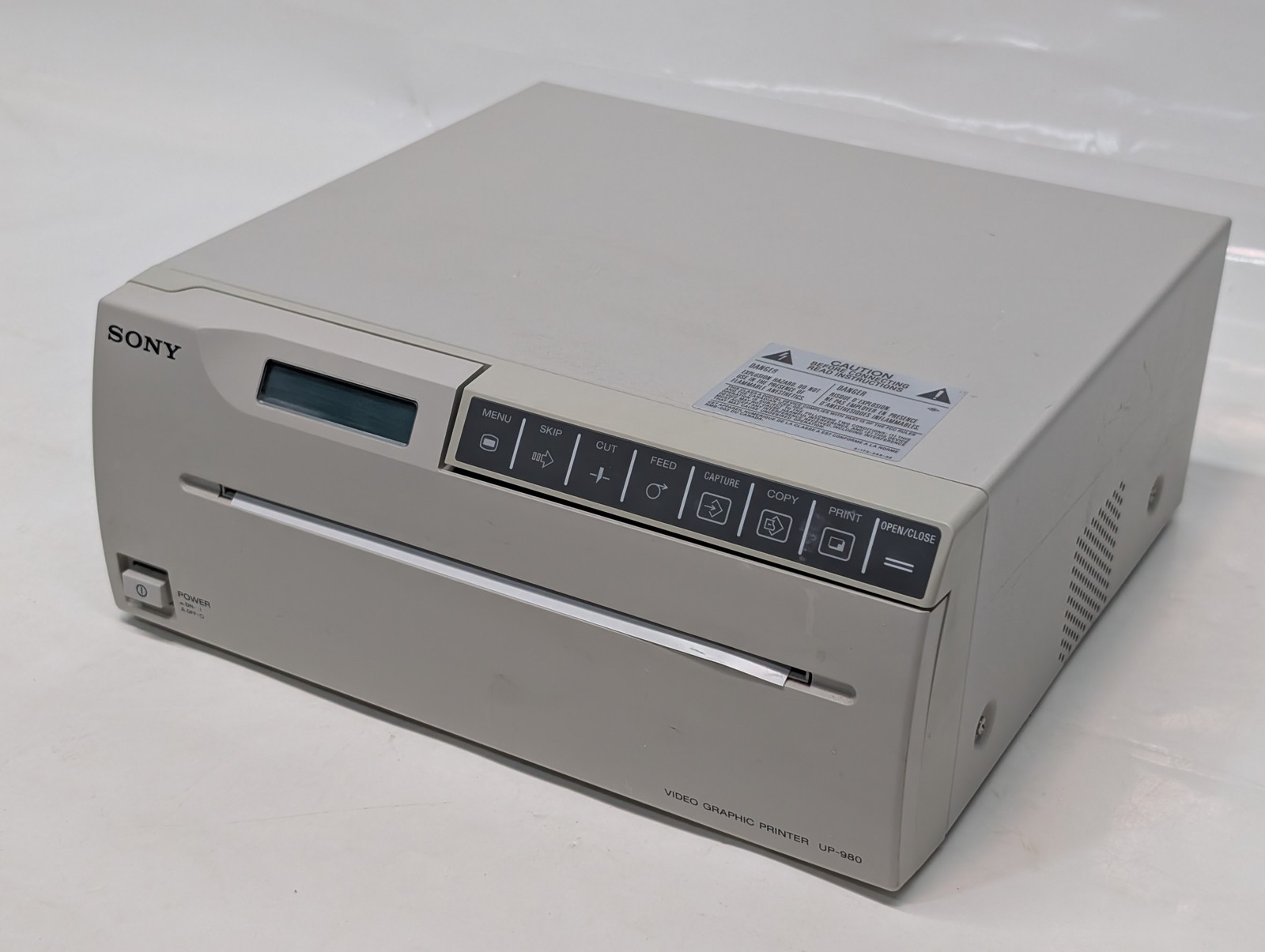 Sony UP-980 Video Graphic Printer, BNC video in/out as shown, powers on