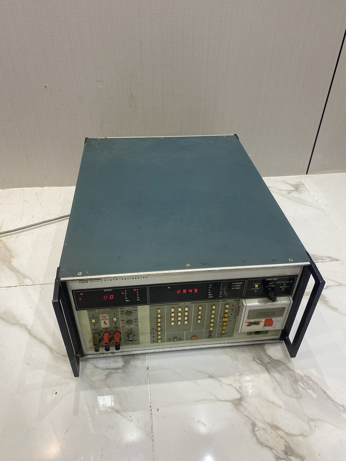 Fluke 5101A Calibrator