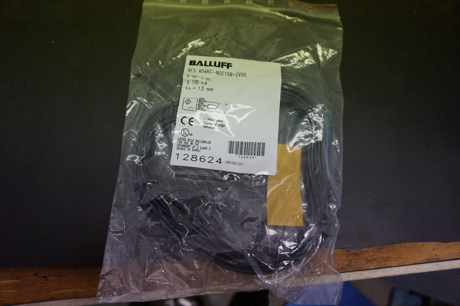 BALLUFF BES R04KC-NSC15B-EV05 (NEW IN BOX)