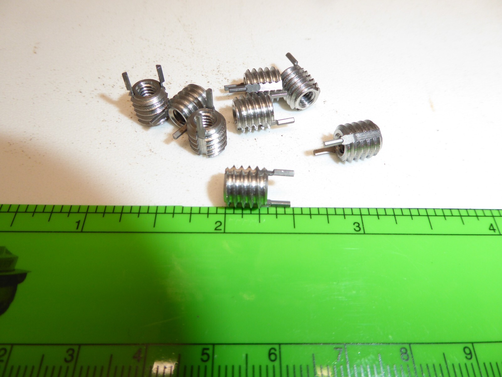 8-32" ID X 5/16-18" OD STAINLESS STEEL KEY LOCKING THREADED INSERT QTY OF 8 NEW!