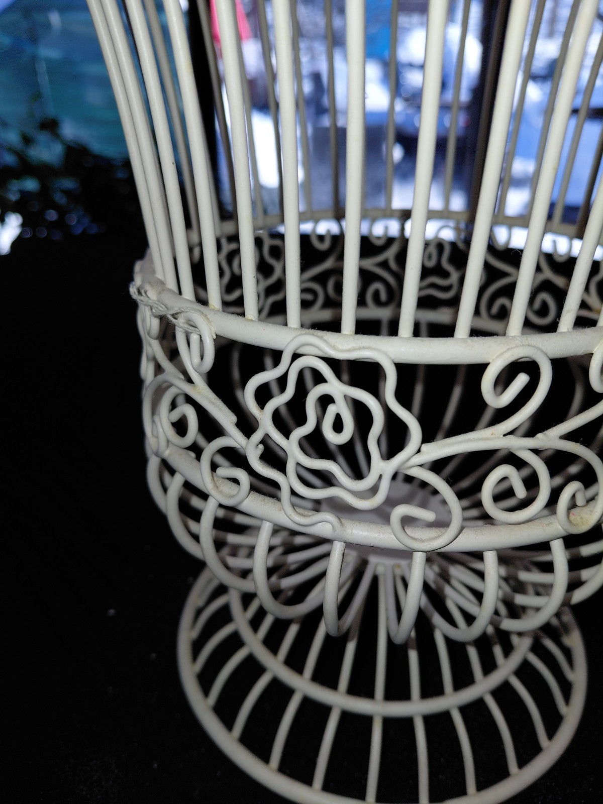 11" X 8" Wire Basket With Floral Design