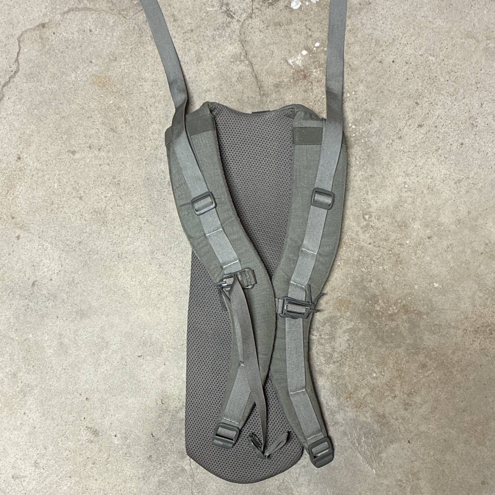 Mystery Ranch Guidelight yoke or harness 21-24in with adjuster.