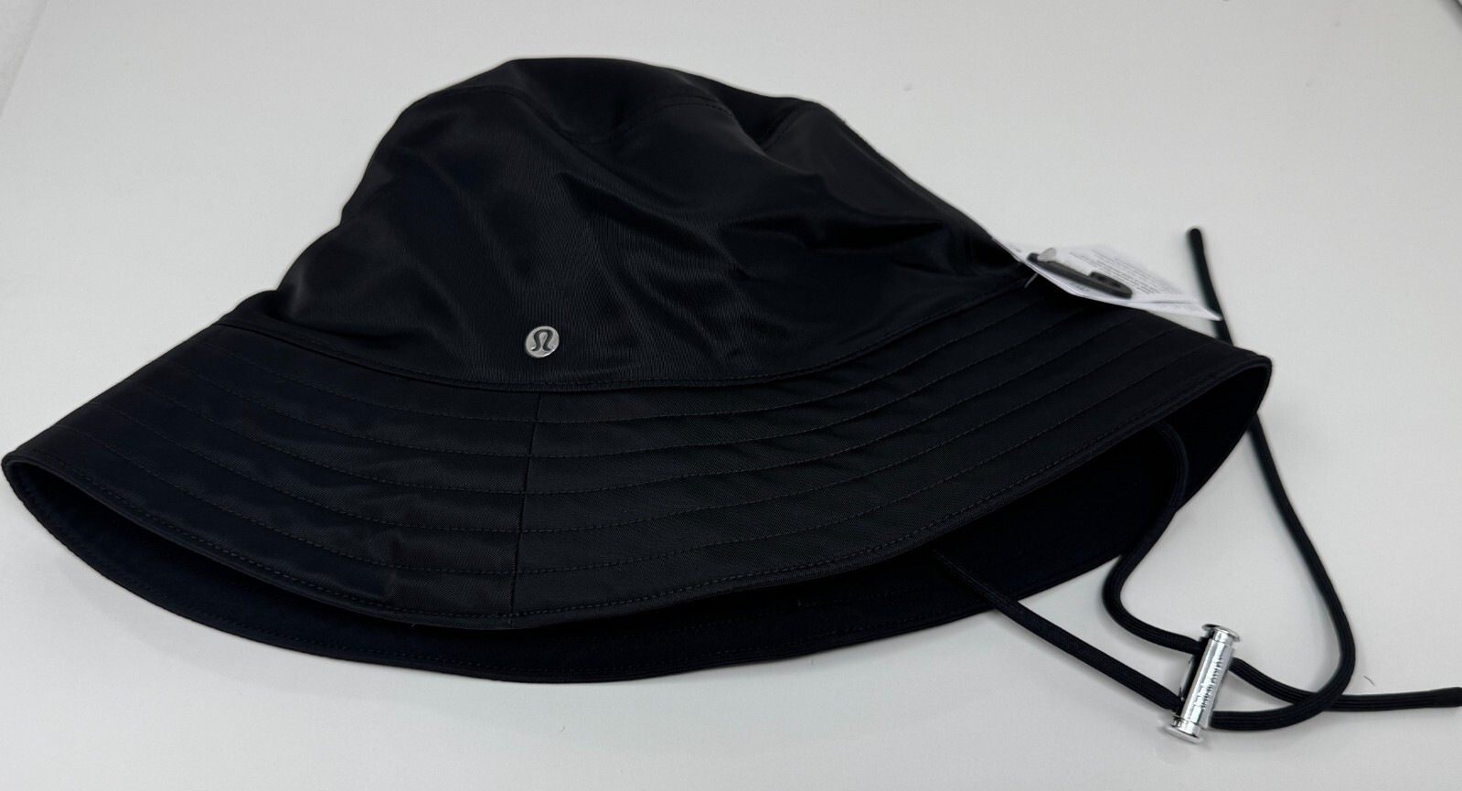 Lululemon Nylon Bucket Hat    M/L  Black