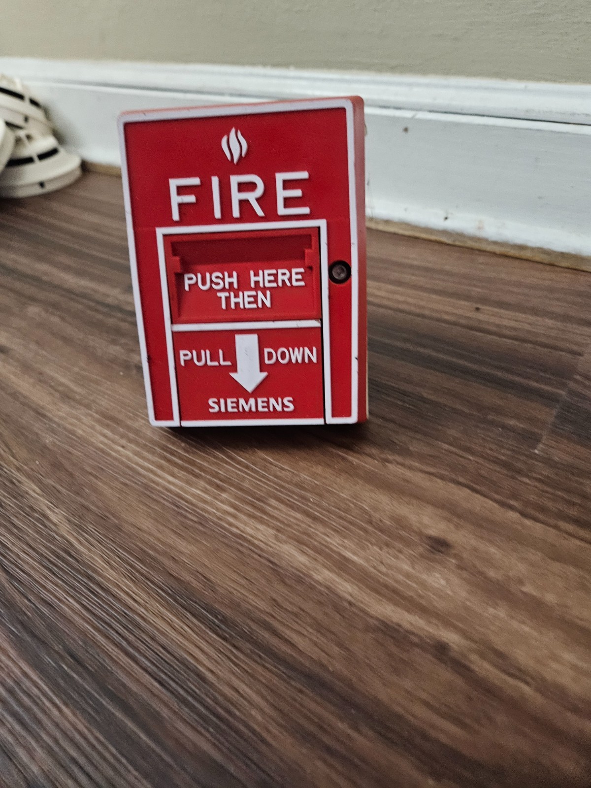 Siemens MSI-20B Fire Alarm Box - Red