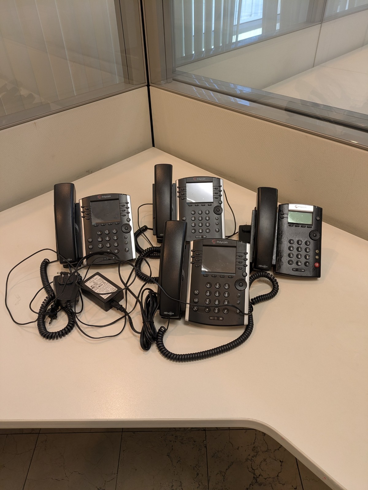3 sets Polycom VVX401  1 pc of  VVX 201 Phone VOIP Business Telephone