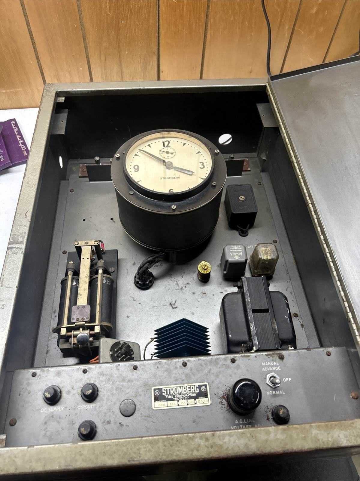 Stromberg Time corporation Clock model CAS2 Movement 520 Hard Wired Clock