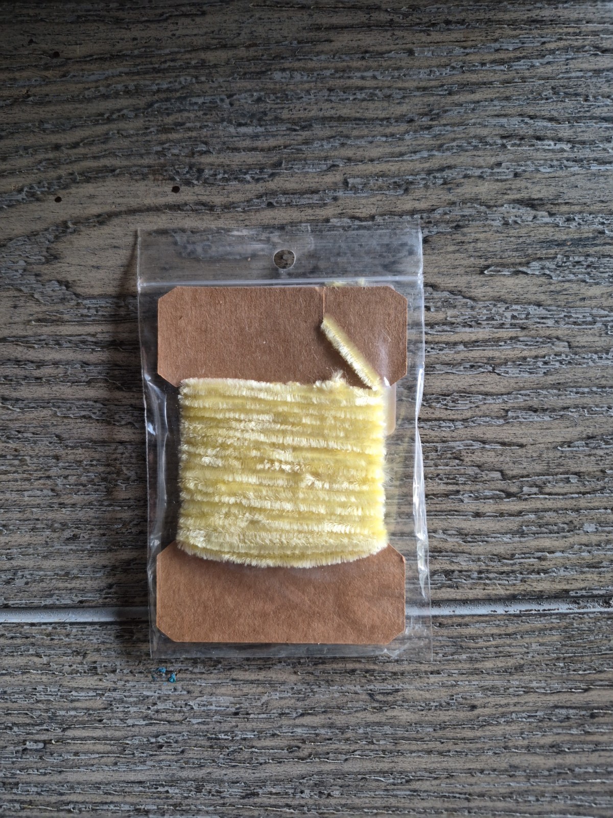 Wapsi fly tying materials. Rayon Chenille, Med, Light YELLOW