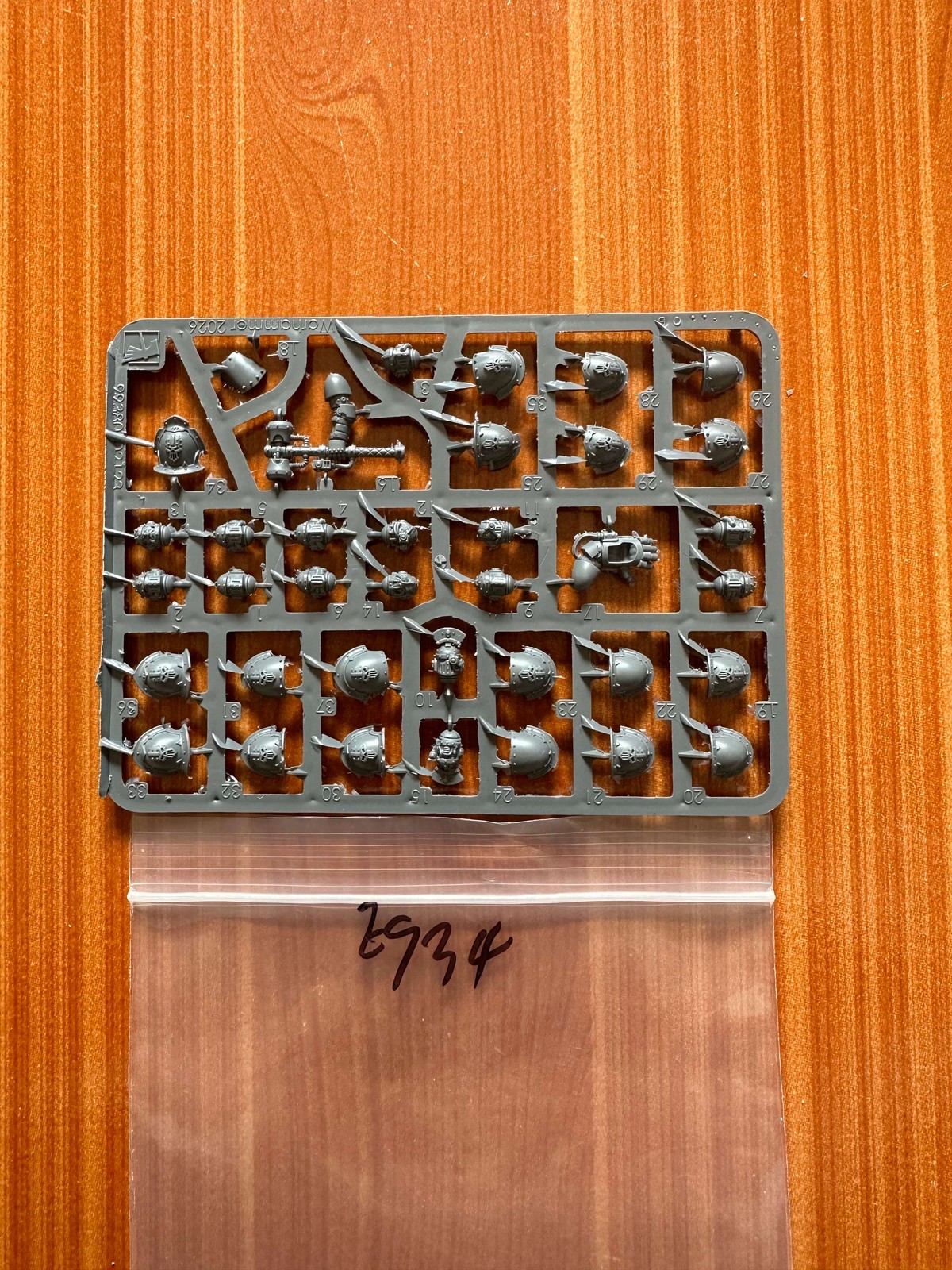 Uncolored model Iron Warriors Upgrades WOW