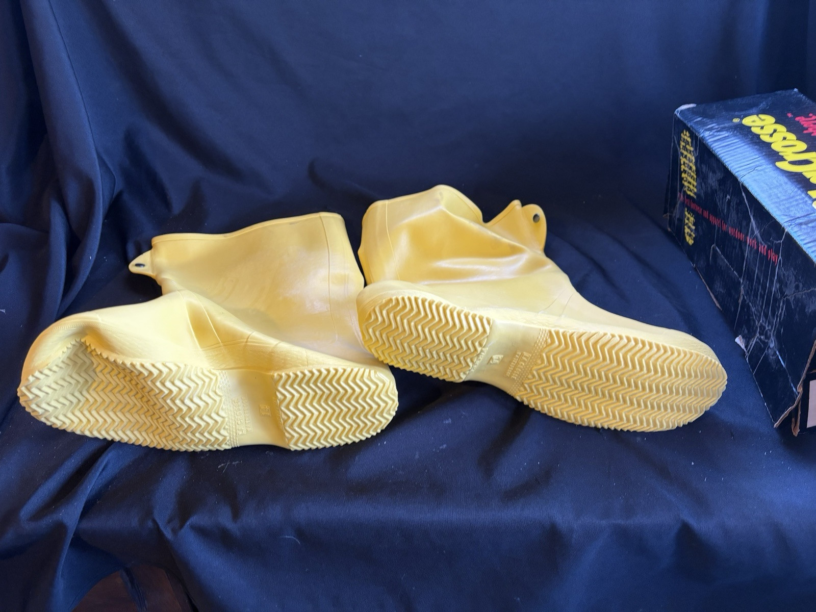 In Box LaCrosse yellow Pack Lite Rubber Mens Boots Overshoes Size 14 89403