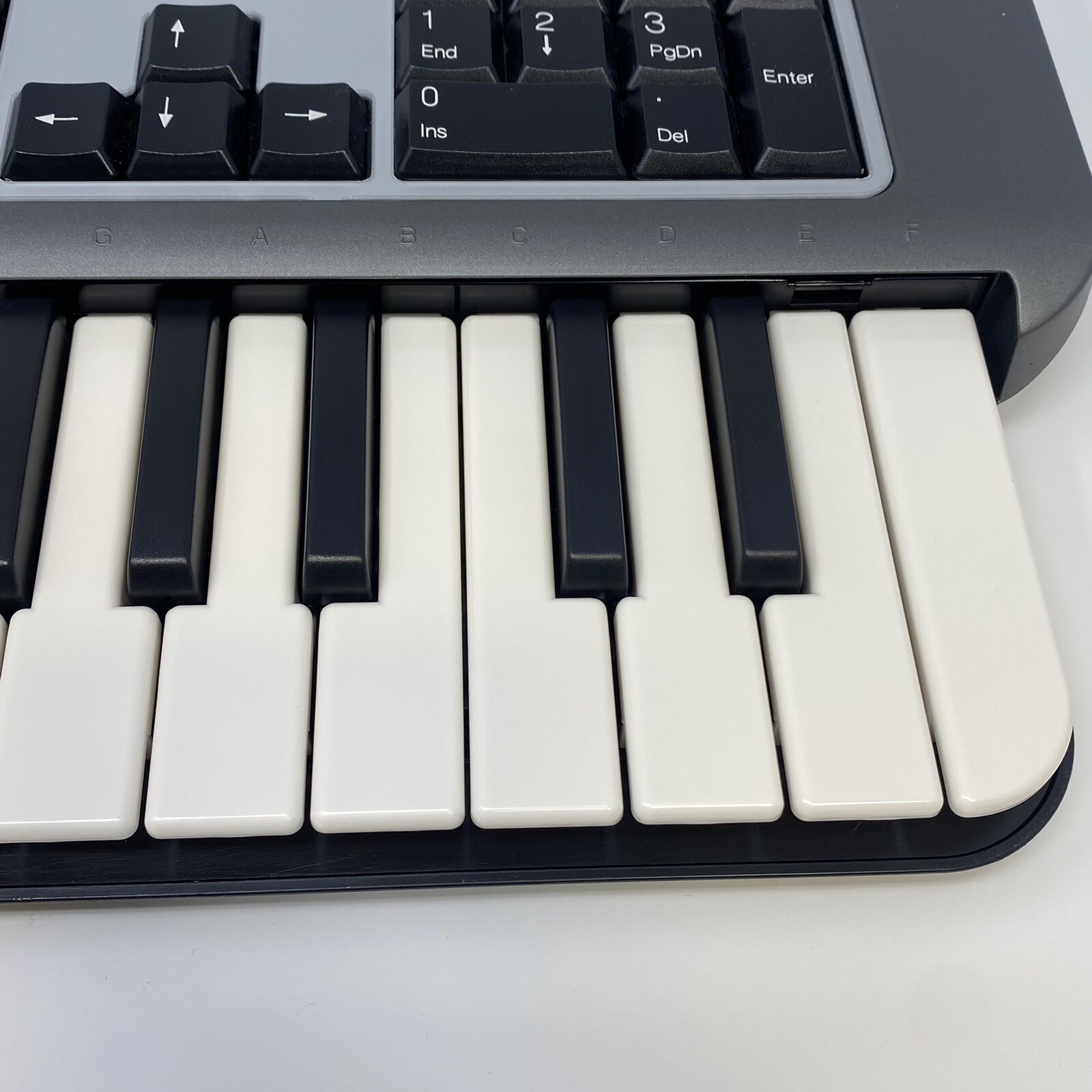 Creative Prodikeys CF0040 PC Midi Multimedia Integrated Music Keyboard USB