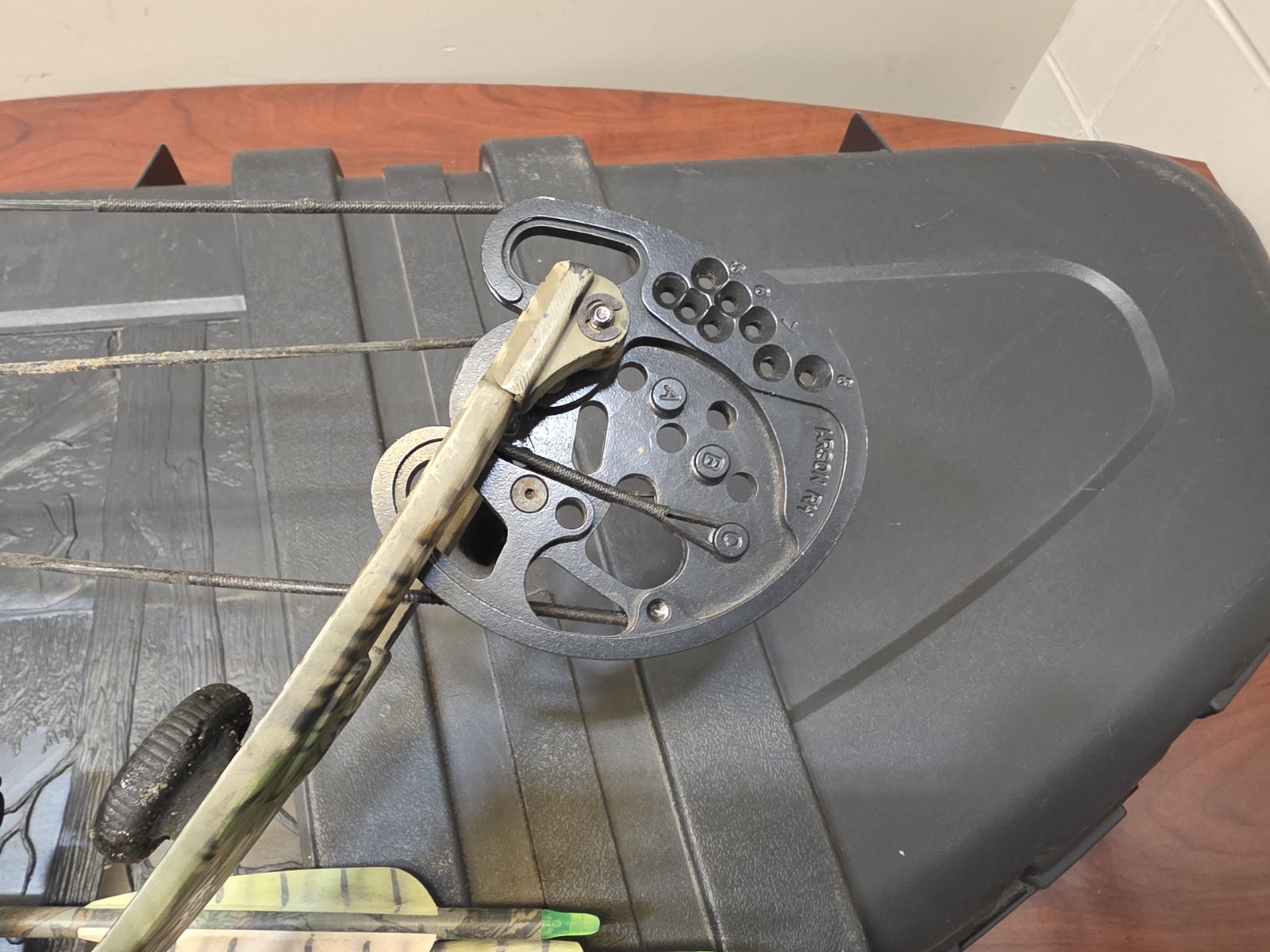 PSE Whitetail Extreme Compound Bow RH 29" 60lb Draw