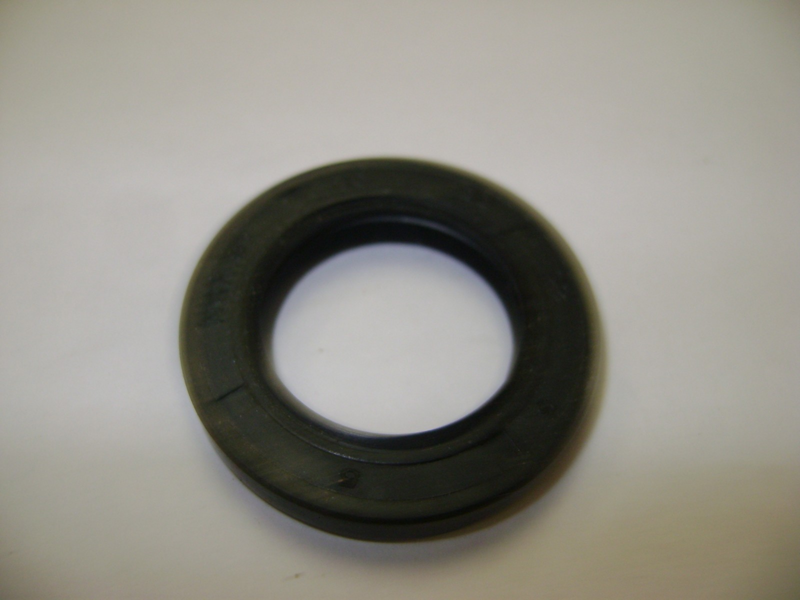 NEW TC 20X32X5 DOUBLE LIPS METRIC OIL / DUST SEAL 20mm X 32mm X 5mm