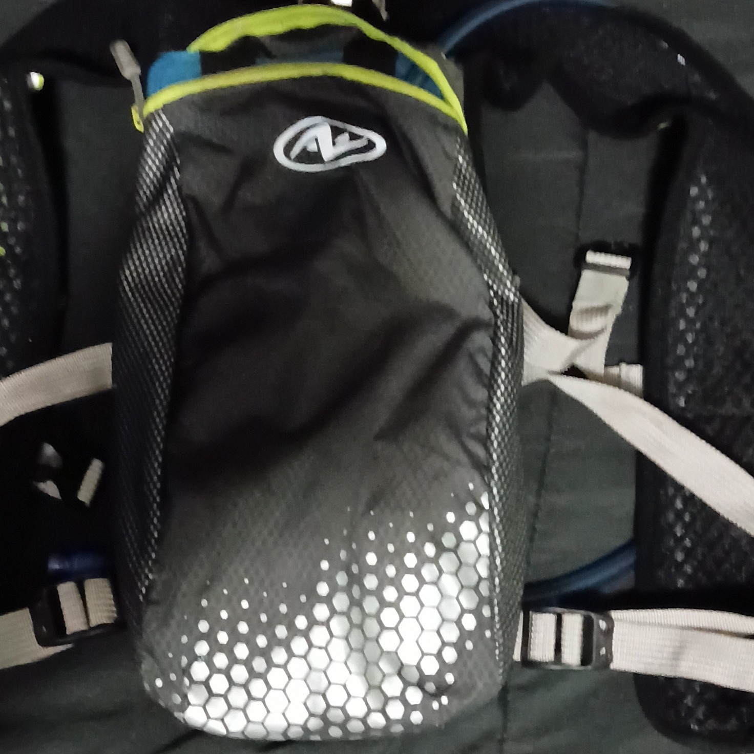 Northwave Hydration Pack 0-5L Black/Green/White Zip, Adjustable Straps, 1 Pocket