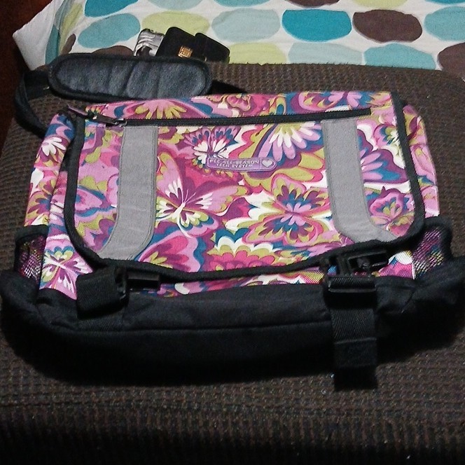 PLC All-Season Tech System Floral Padded Polyester 15in Messenger Laptop Bag