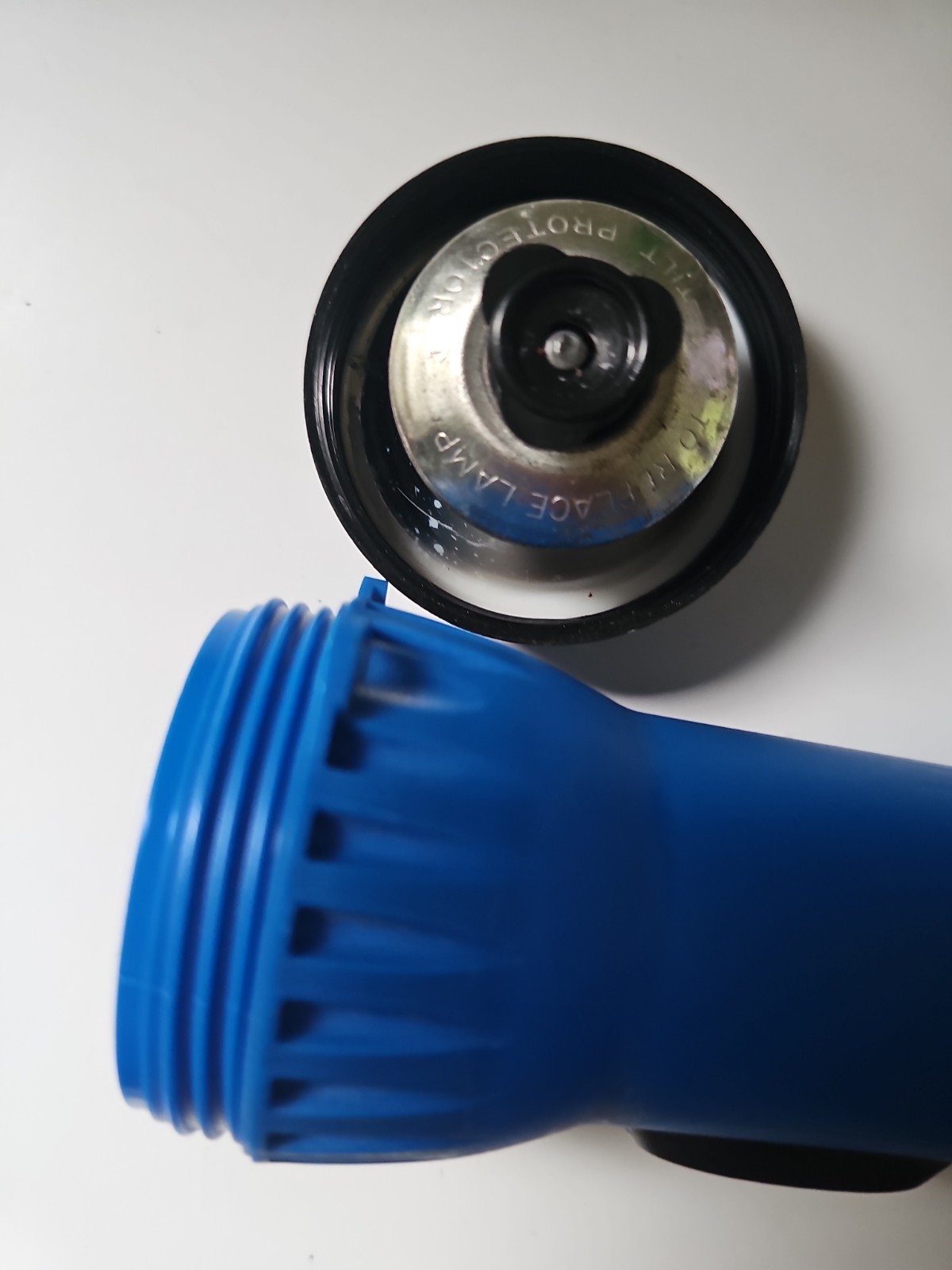 Eveready Plastic Flashlight Regular Light Uses 2D Battery 2 Count Green Blue