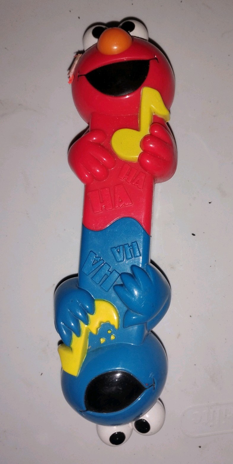 Sesame Street Giggle Surprise Giggling Music Maker Toy Elmo Cookie Monster 2007