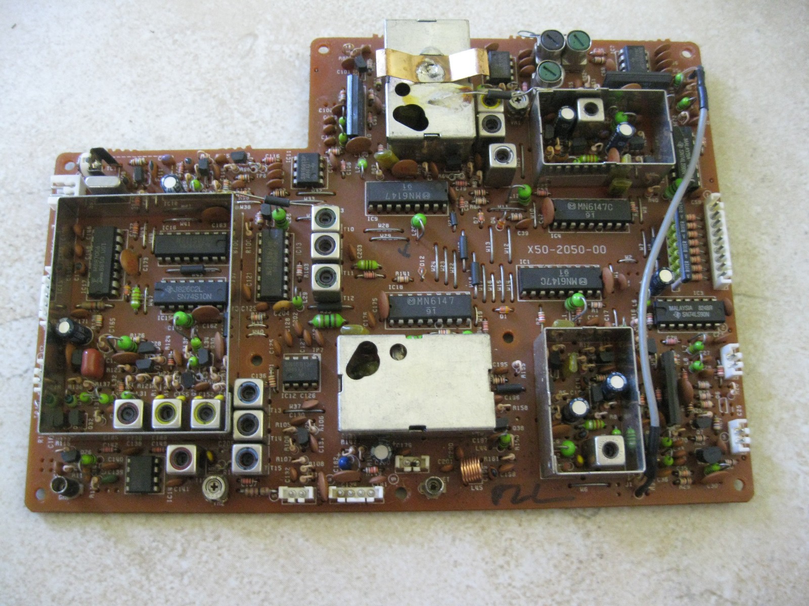 Kenwood TS-440S PLL unit  in Good shape but has DOTS-for parts or repair
