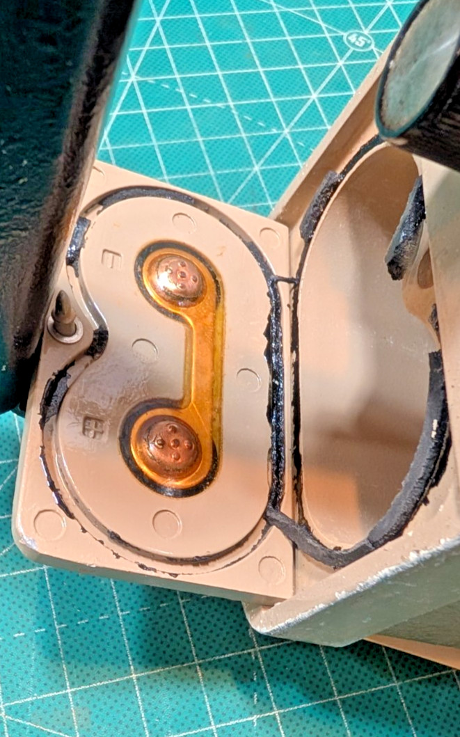 1x NEW Battery Compartment Lid Seal for LUDLUM Mdl: 3, 12, 14C, 2241 and Similar