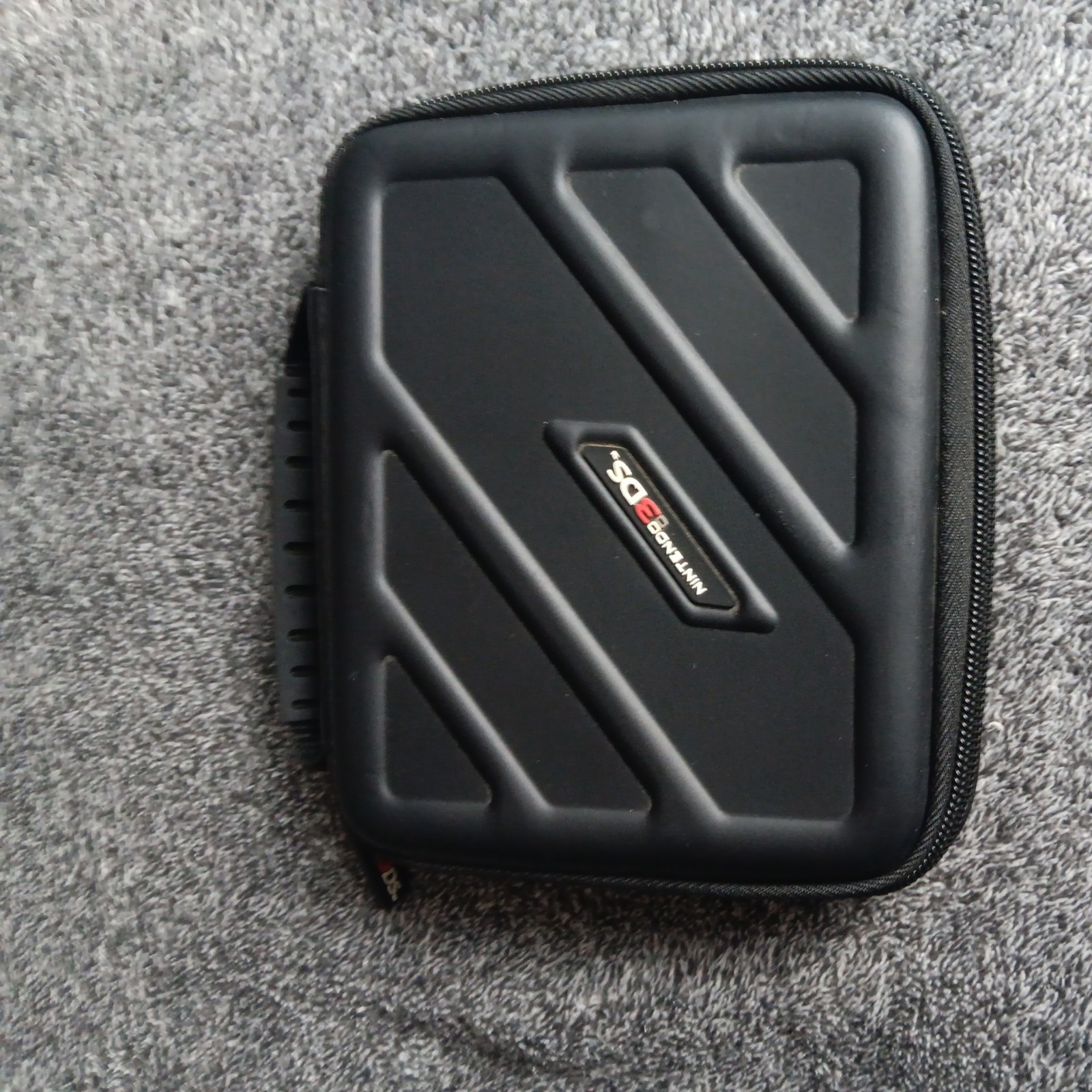 Nintendo 3DS Official Game Traveler Hard Shell Carrying Case Black