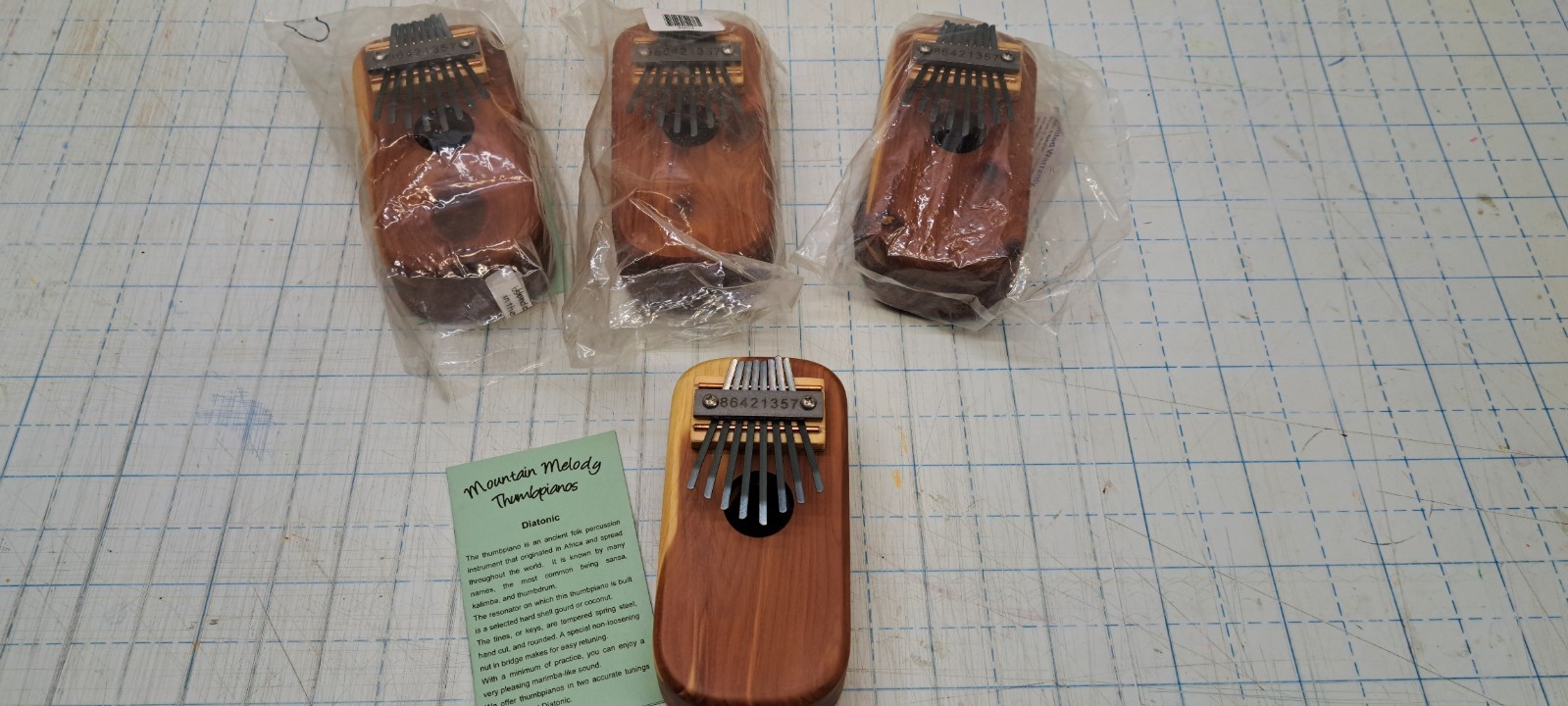Vintage Mountain Melody Thumbpianos (4)