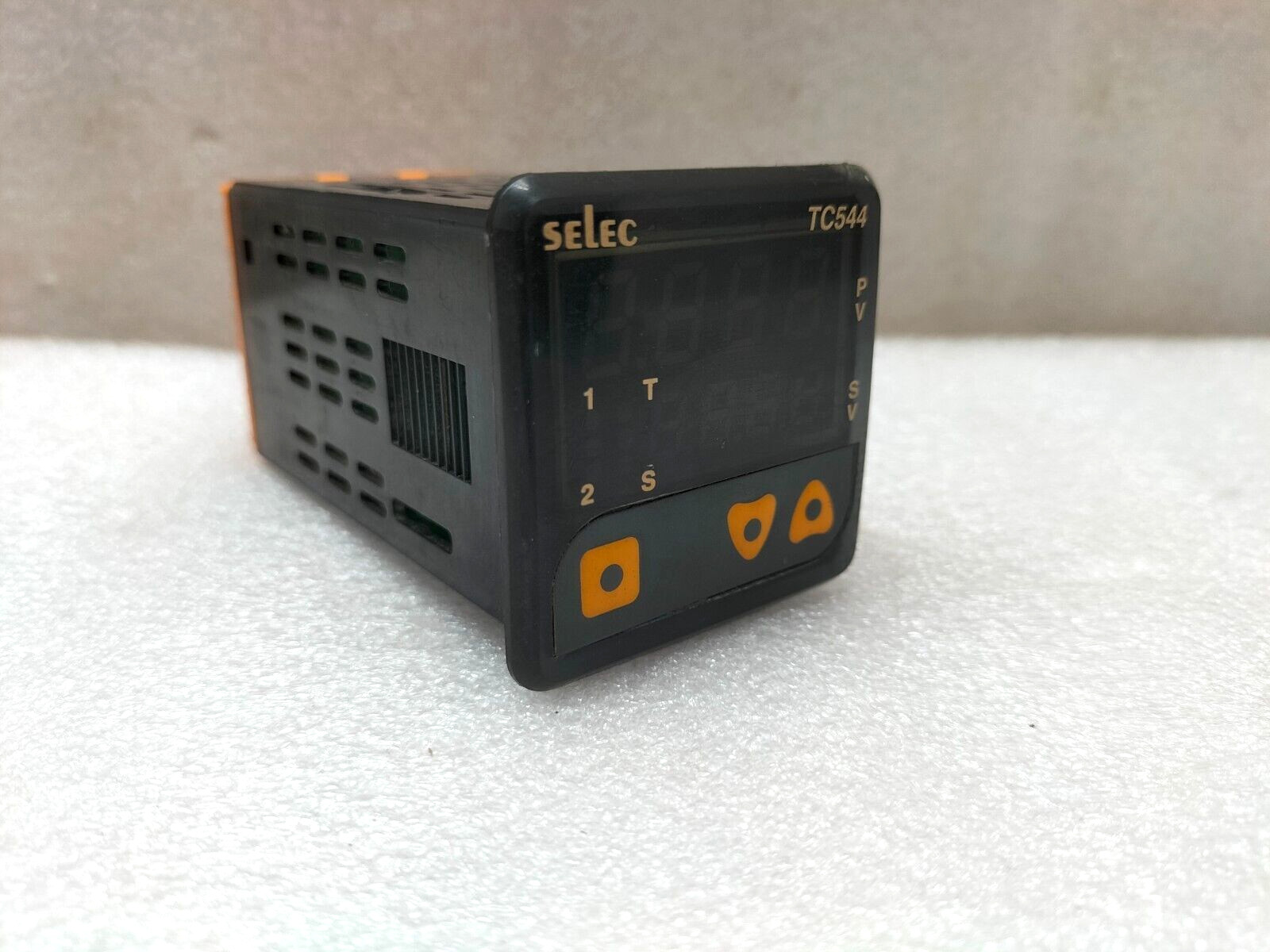 SELEC TC544A DIGITAL TEMPERATURE CONTROLLER