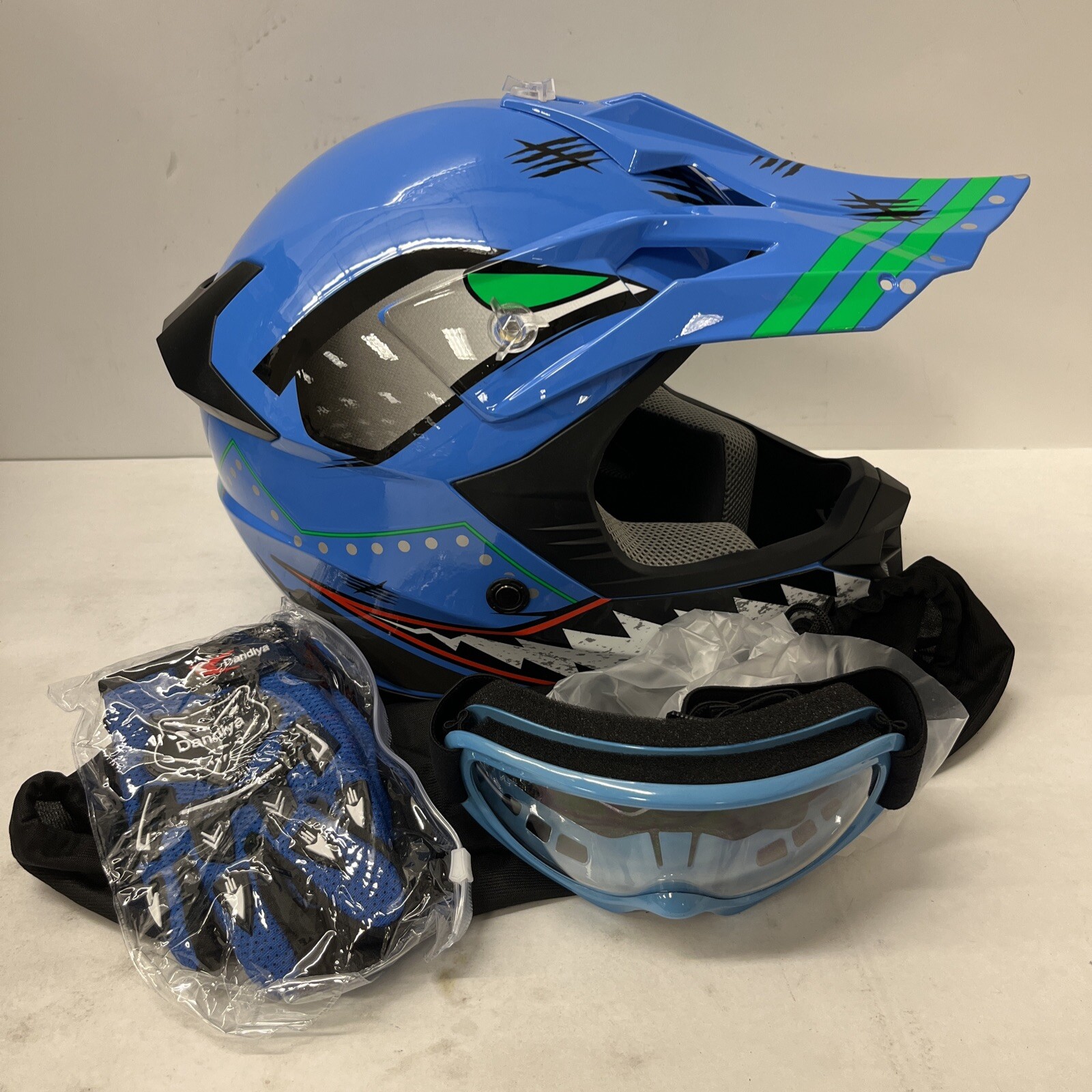 DANDIYA DOT HELMET CHILD SIZE M