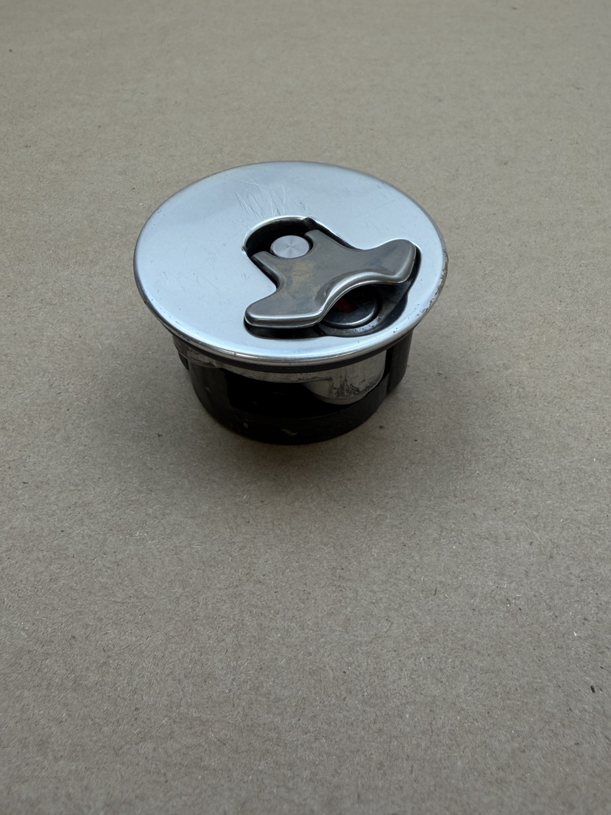Newton Fuel Cap IG11 8DY (5079)