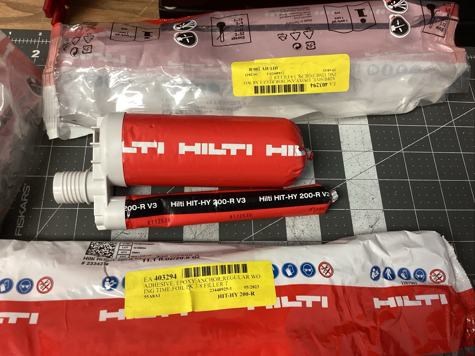 HILTI HIT-HY 200-R V3 EPOXY 16.9 FL OZ (Qty 4) 2334277 Exp 03/2024 (LXE9E)